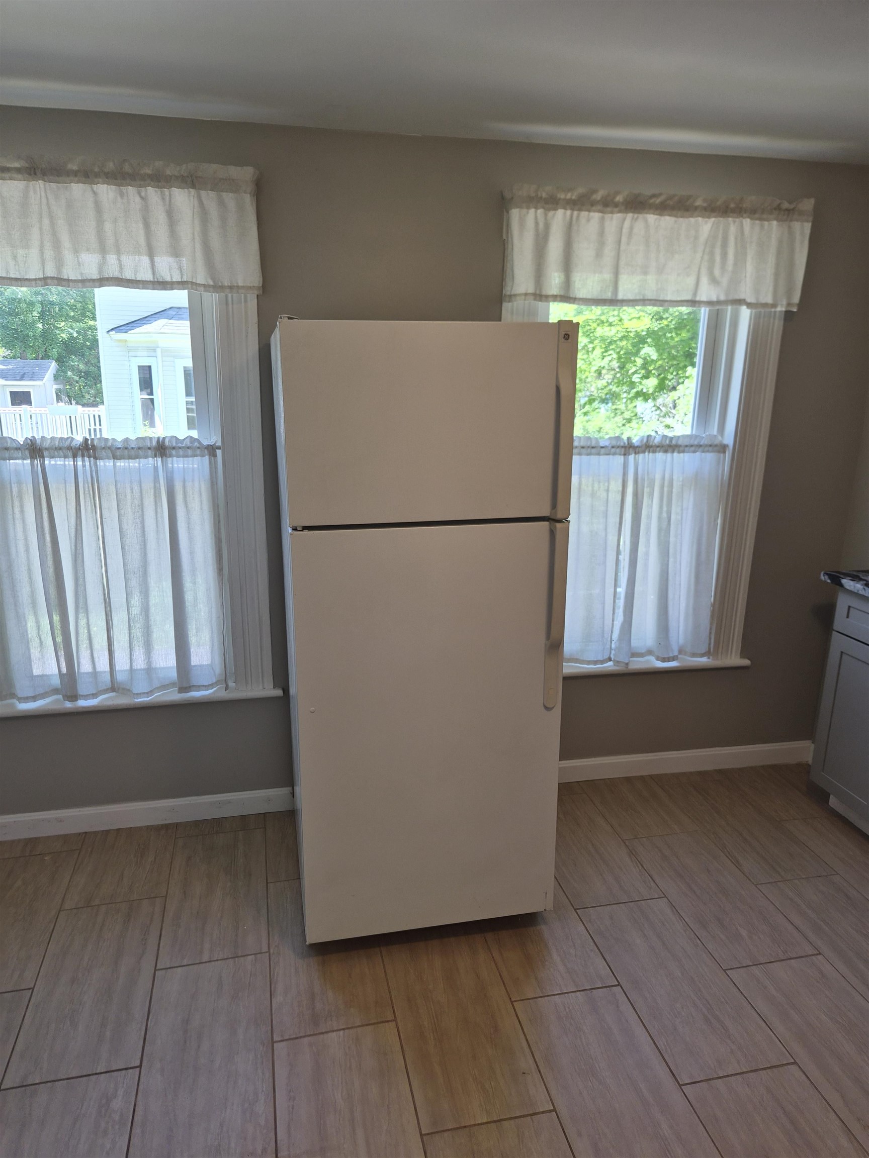 22 Fairview Ave, Derry, NH 03038