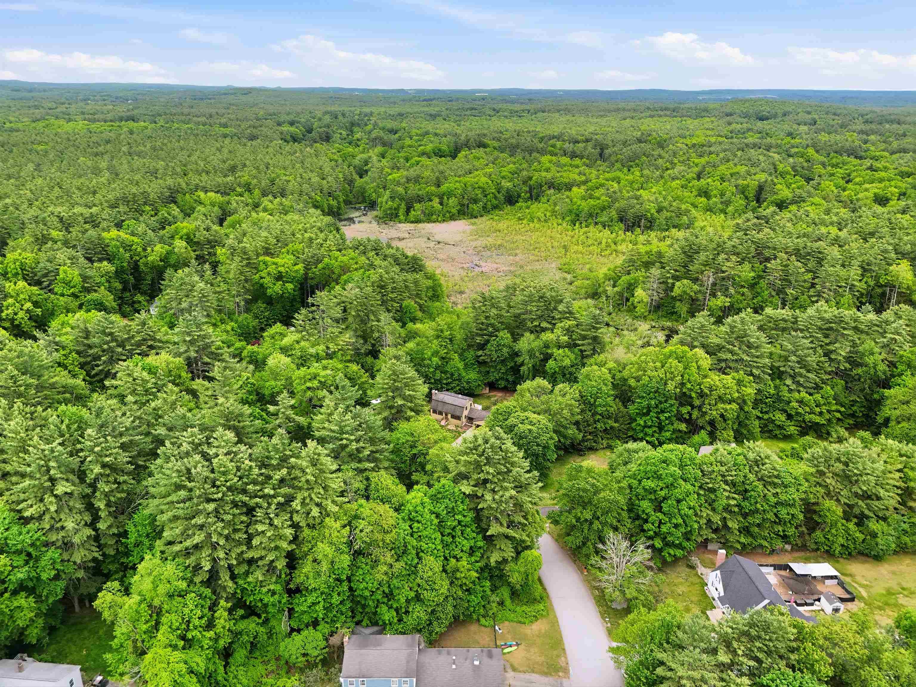 11 Mitchell St, Merrimack, NH 03054