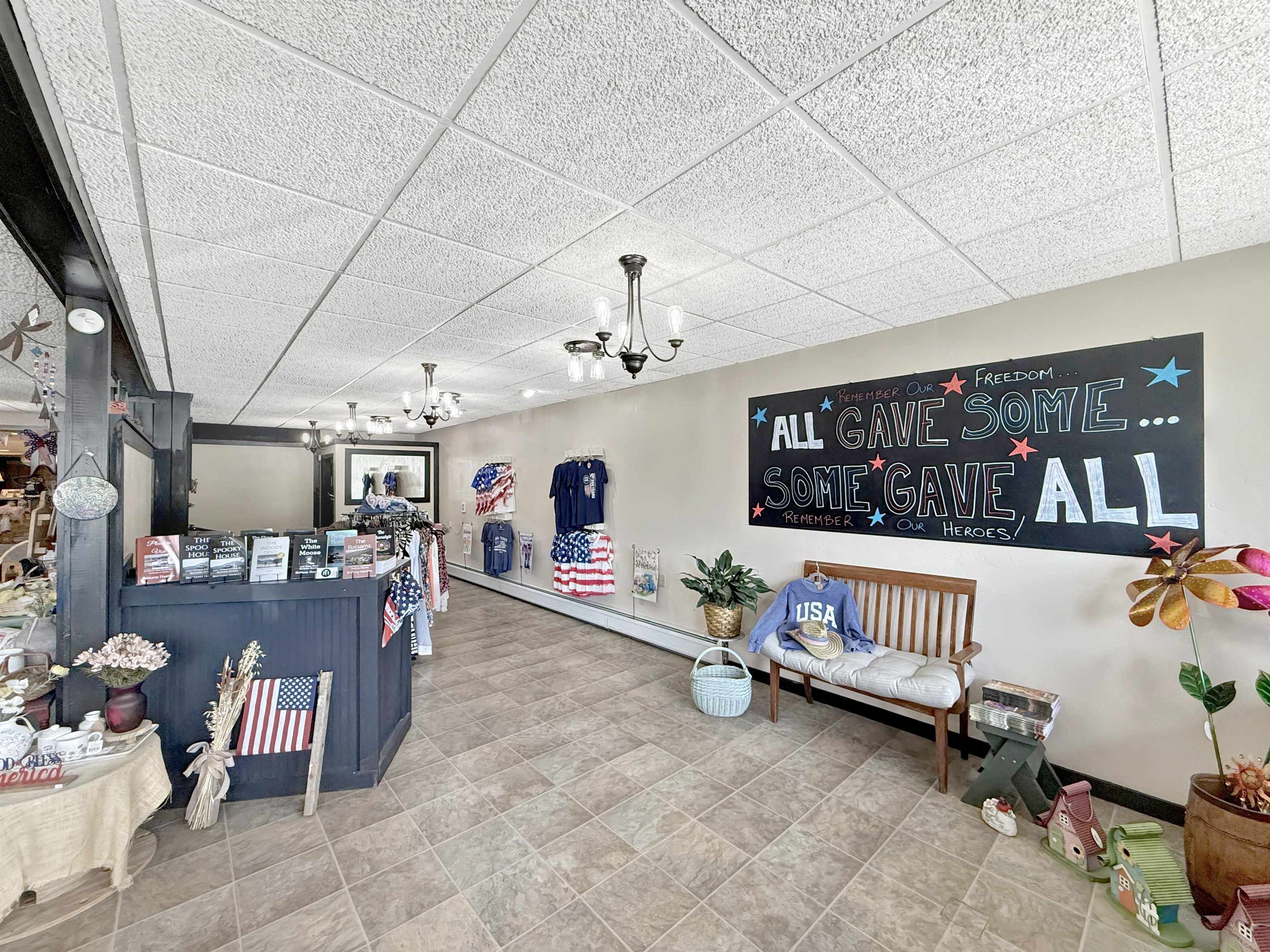 98 Main St, Colebrook, NH 03576