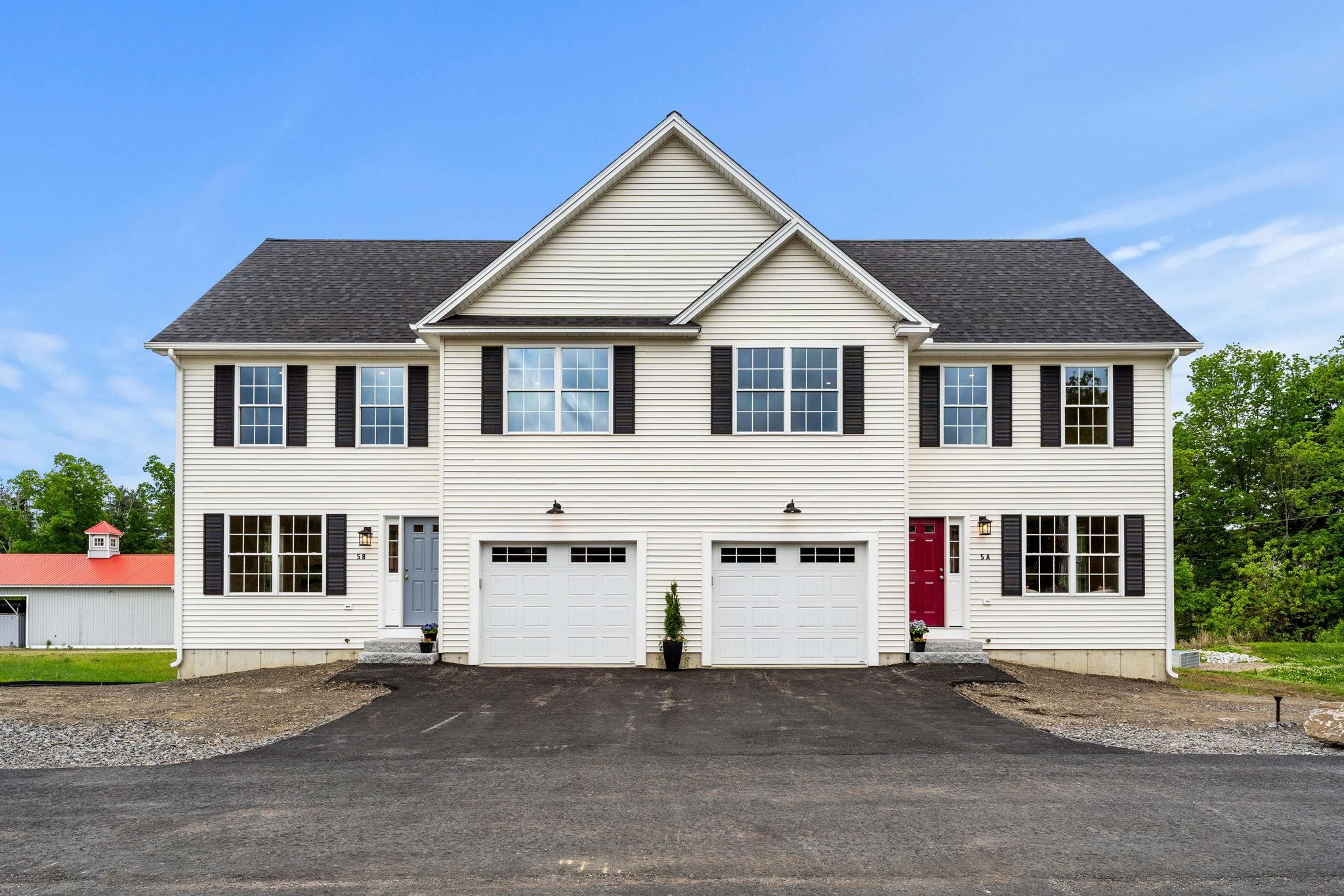 5A Violette Dr, Epping, NH 03042