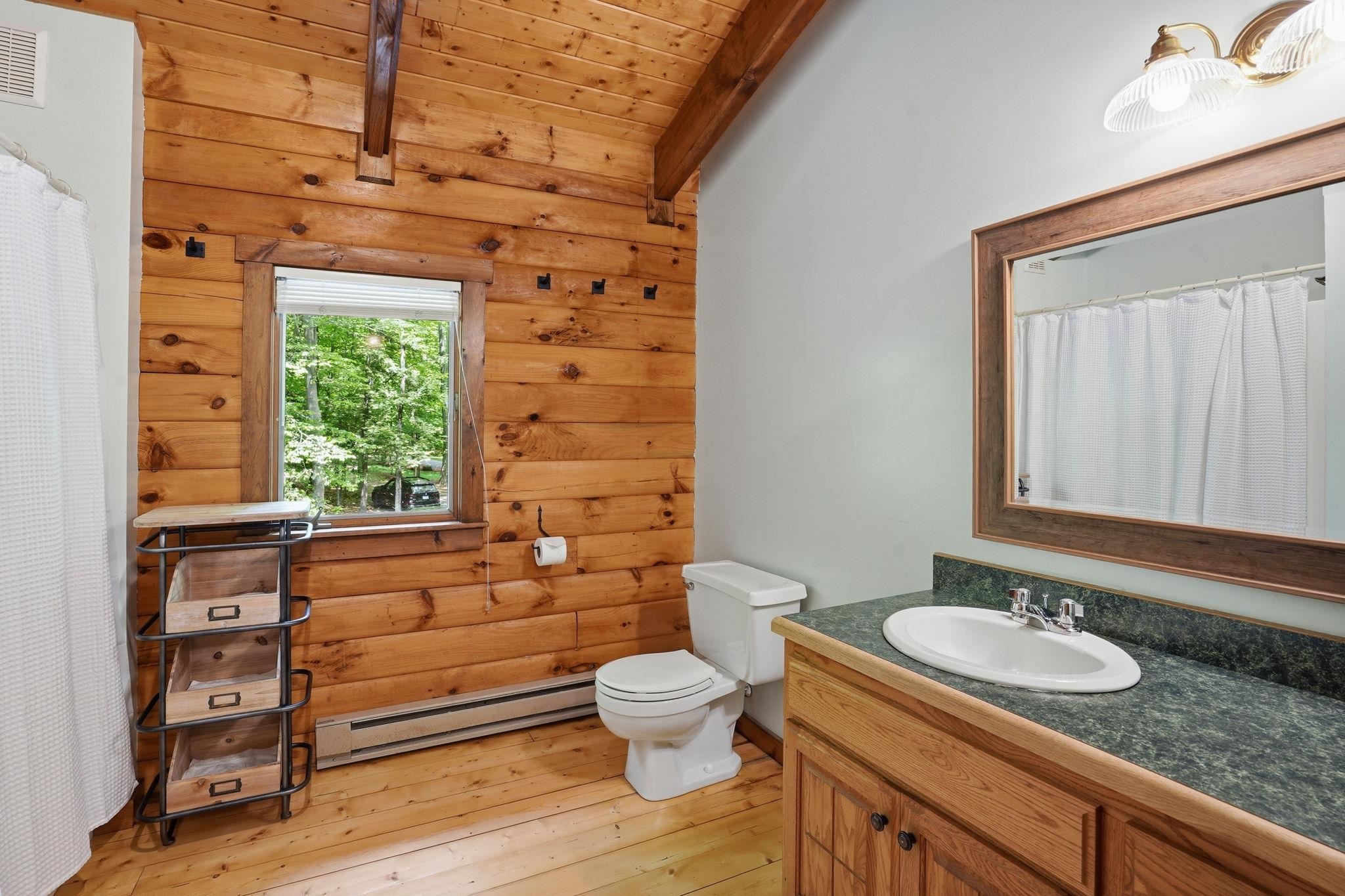2nd Floor Full Bathroom
