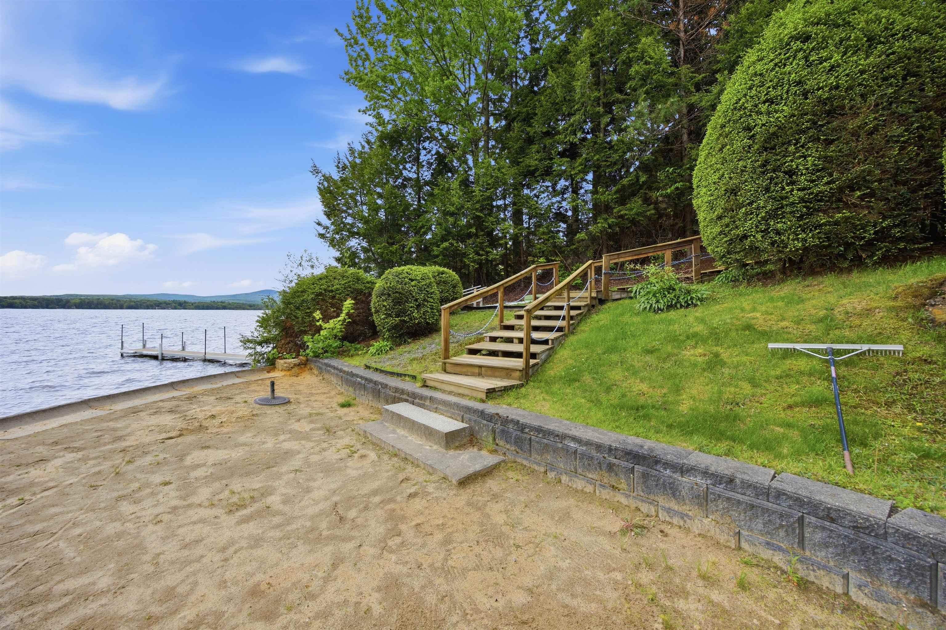 16 Hemlock Ave, Sanbornton, NH 03246