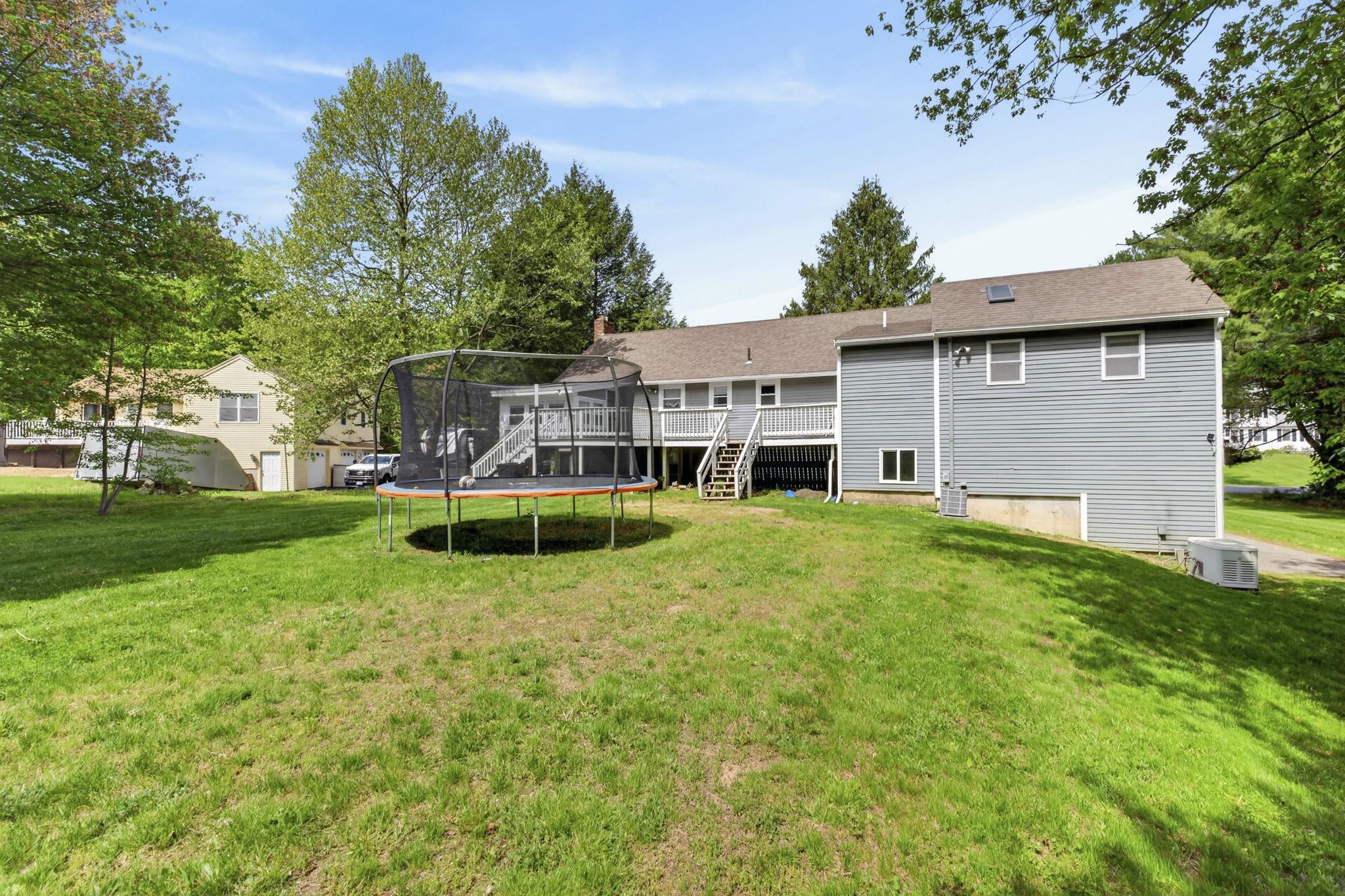 30 Amberwood Dr, Atkinson, NH 03811