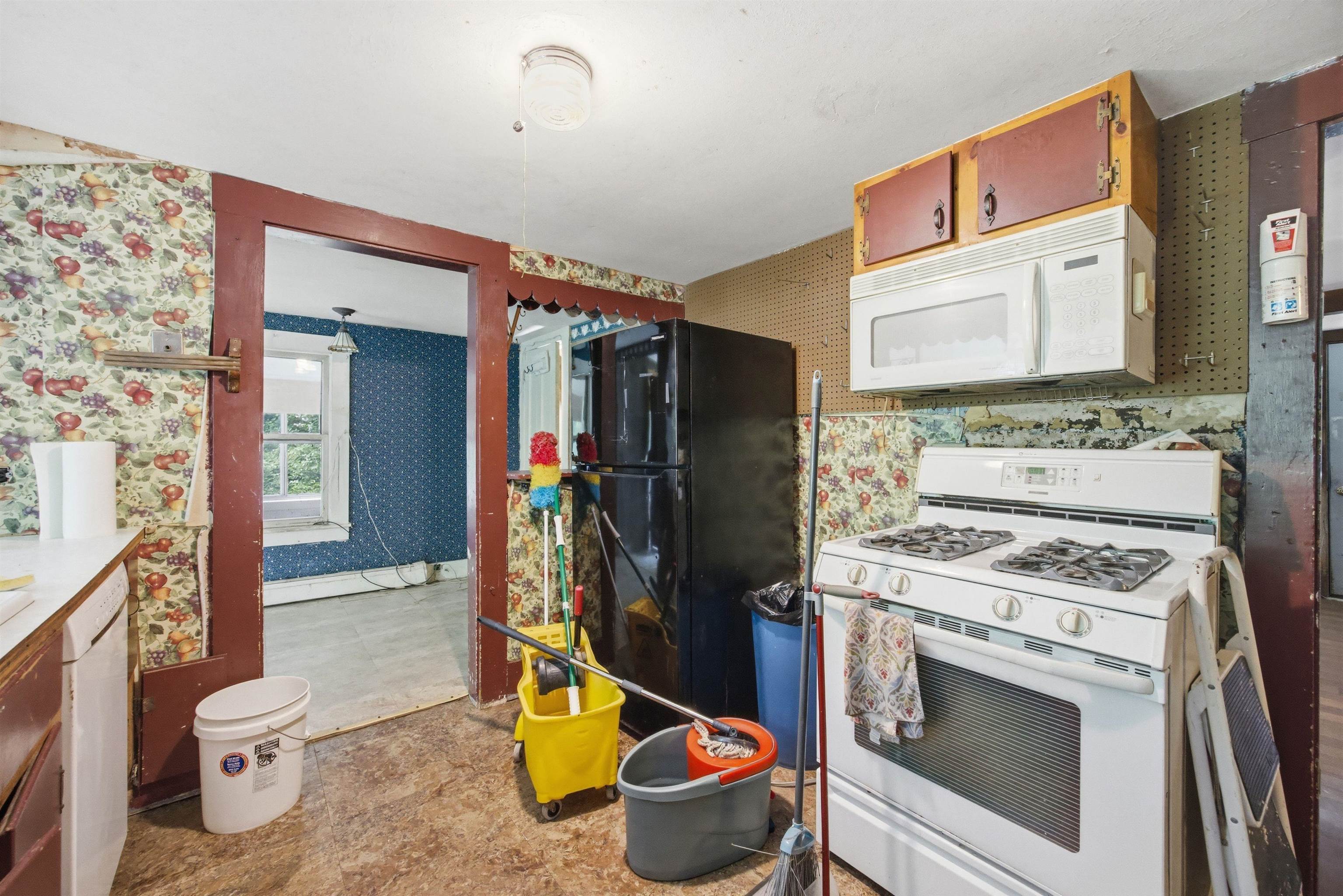 24 Sand Hill Rd, Hill, NH 03243