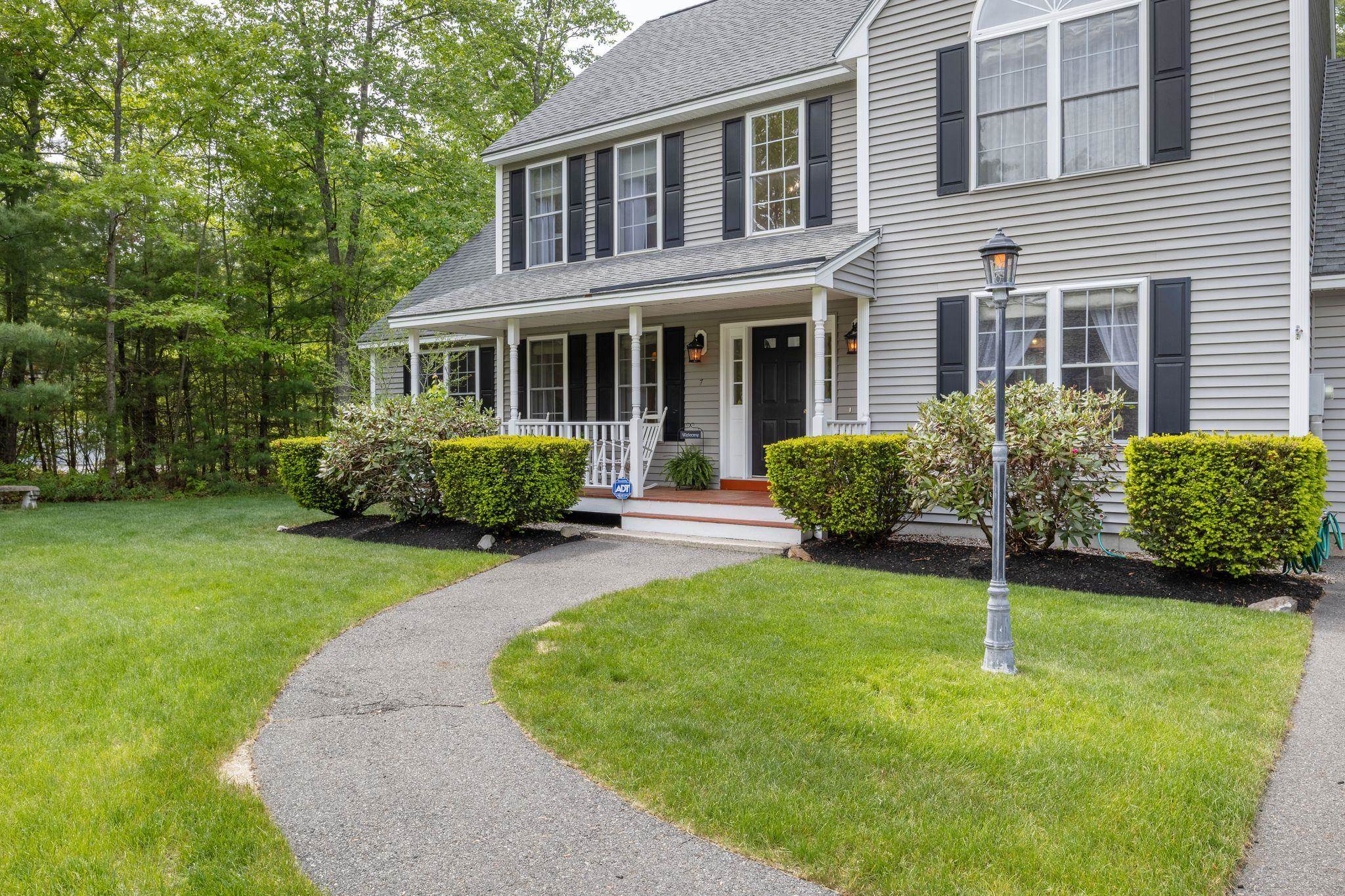 7 Westminster Ln, Auburn, NH 03032