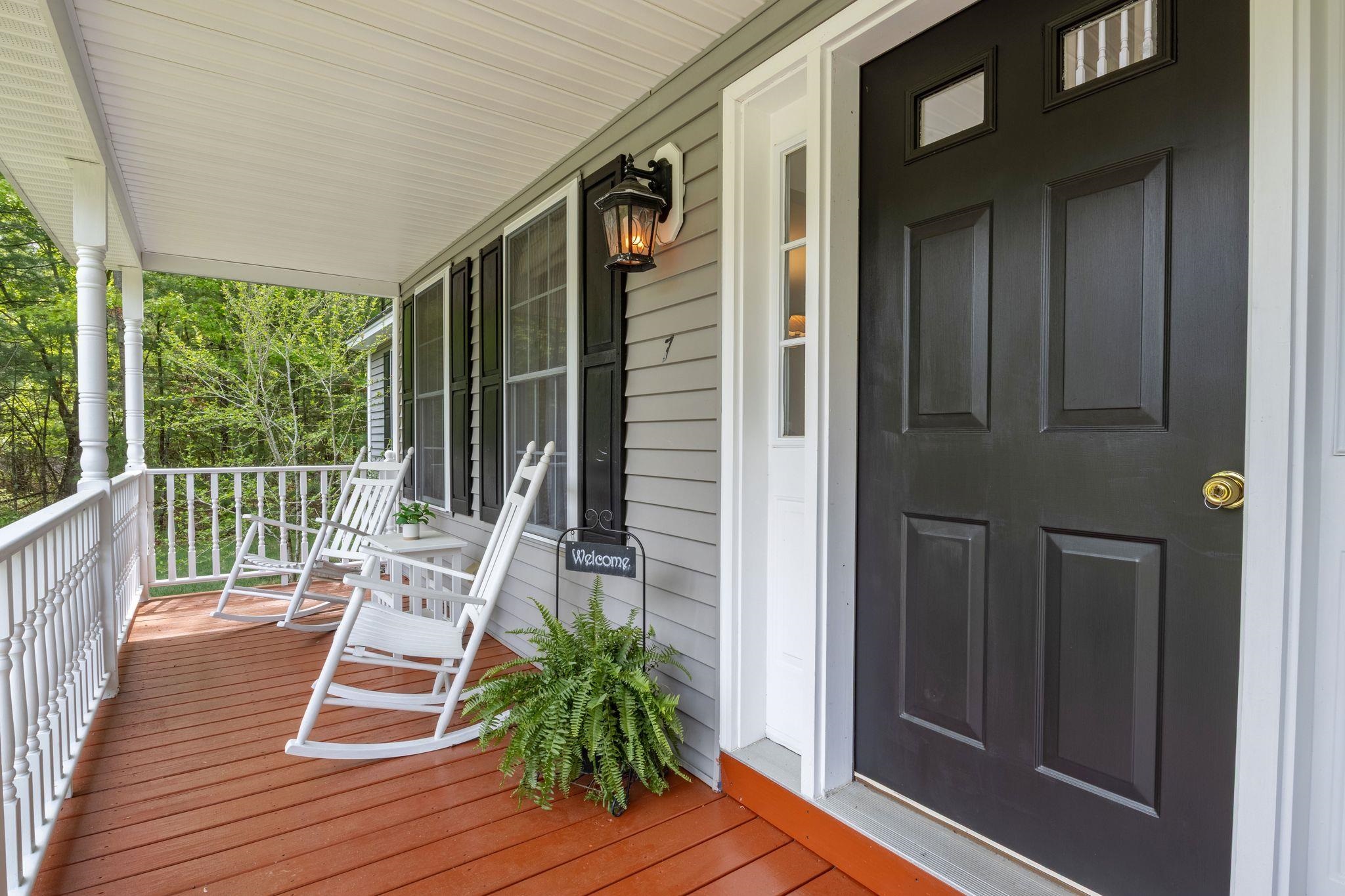 7 Westminster Ln, Auburn, NH 03032