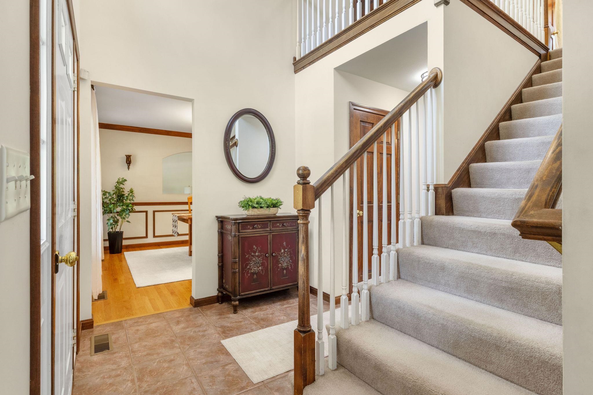 7 Westminster Ln, Auburn, NH 03032