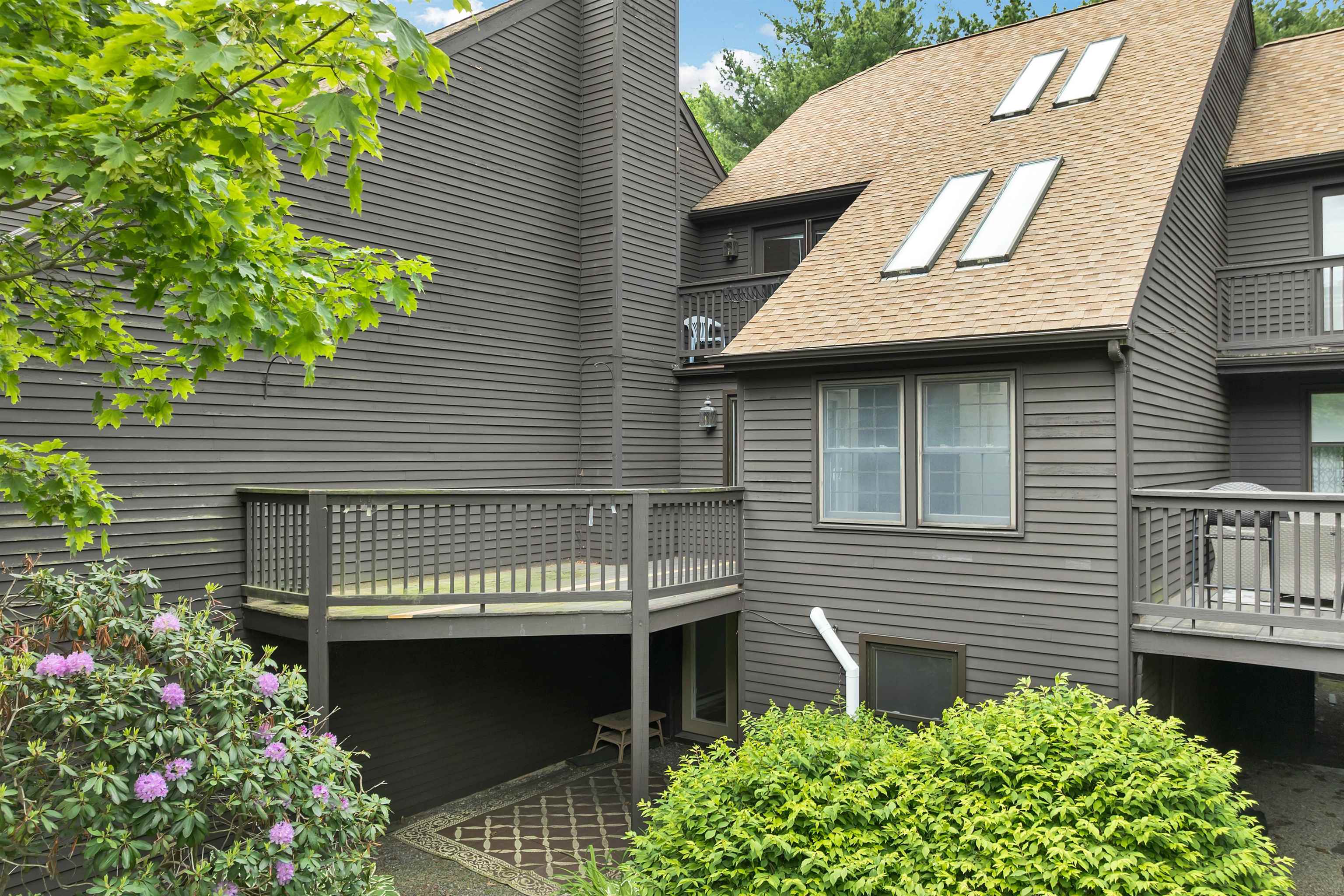 51 Stacey Cir, Windham, NH 03087