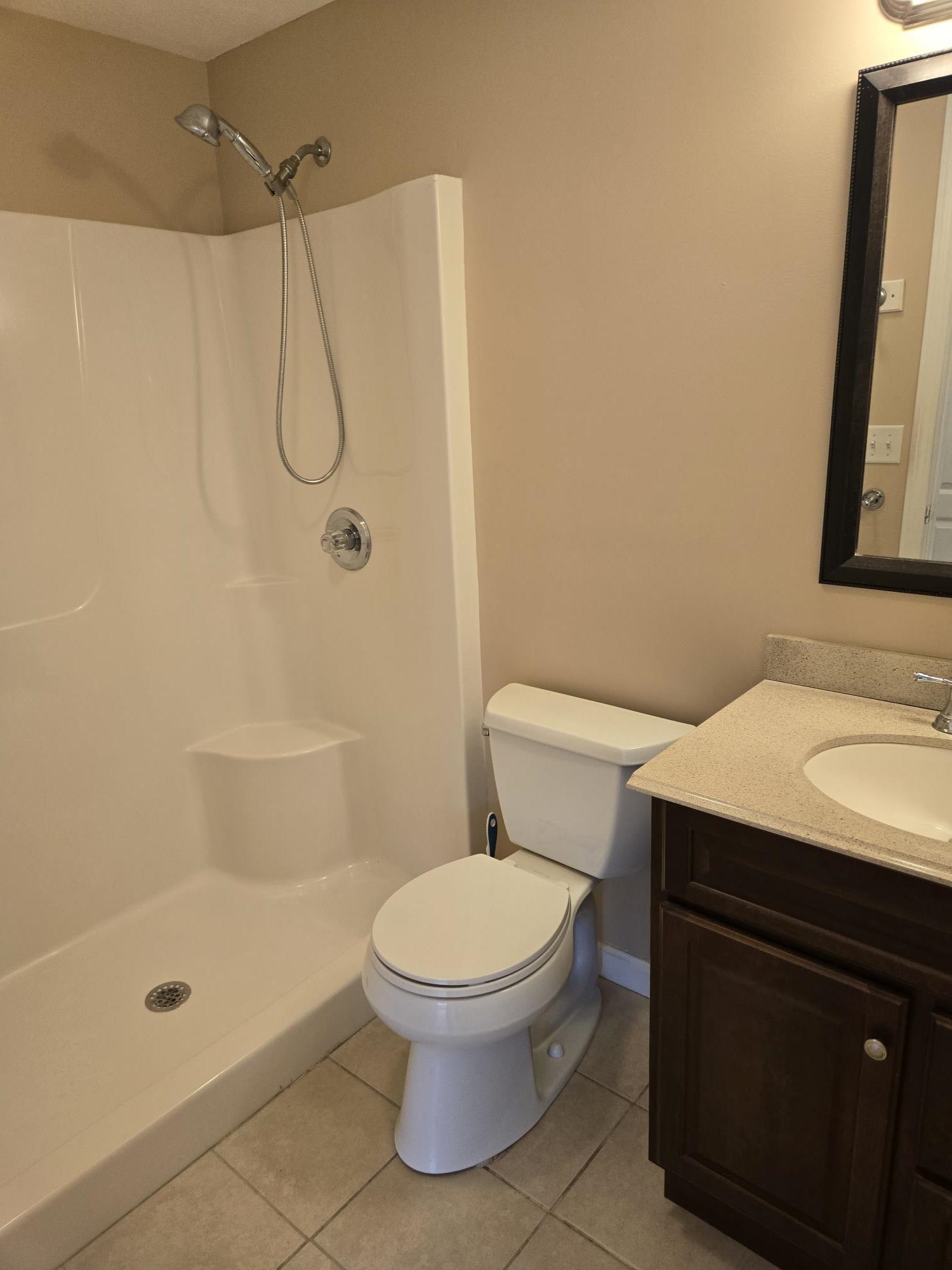 28 Owens Dr, Swanzey, NH 03446