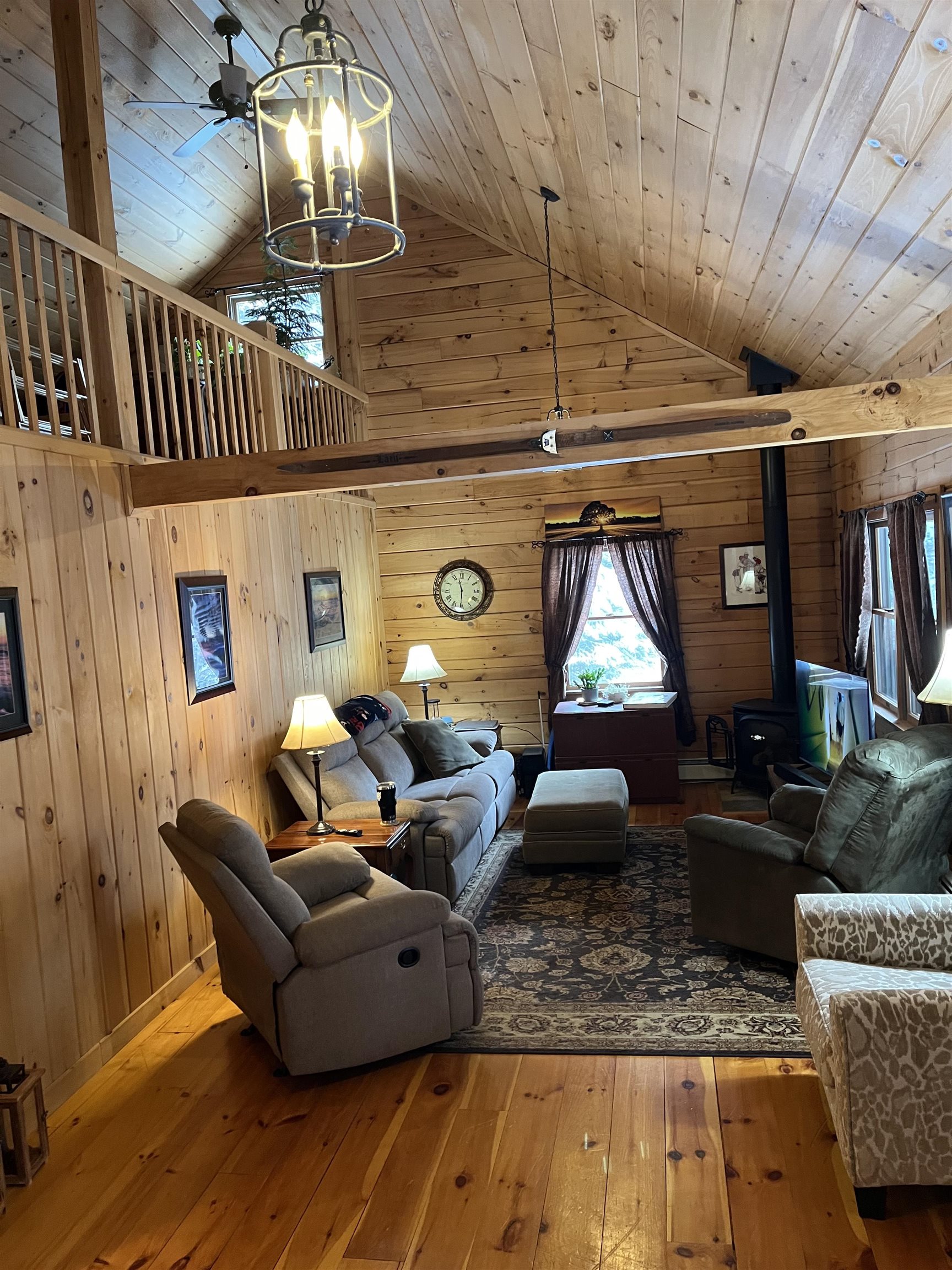 81 Pine Valley Rd, Bethlehem, NH 03574