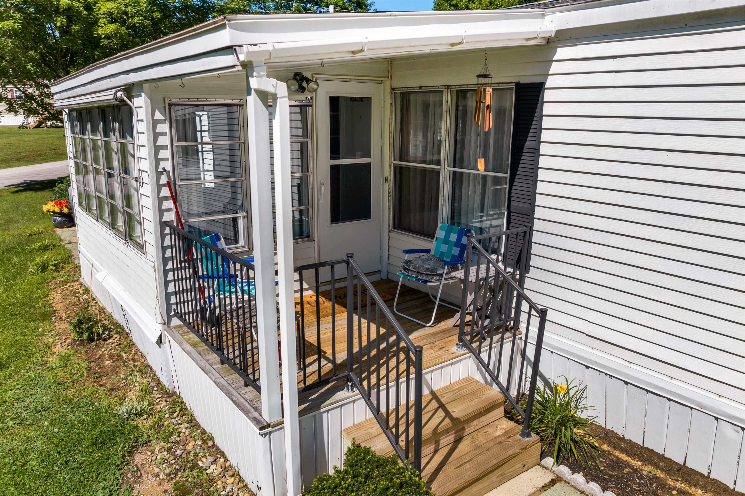 1 Woodgate Cir, Tilton, NH 03276