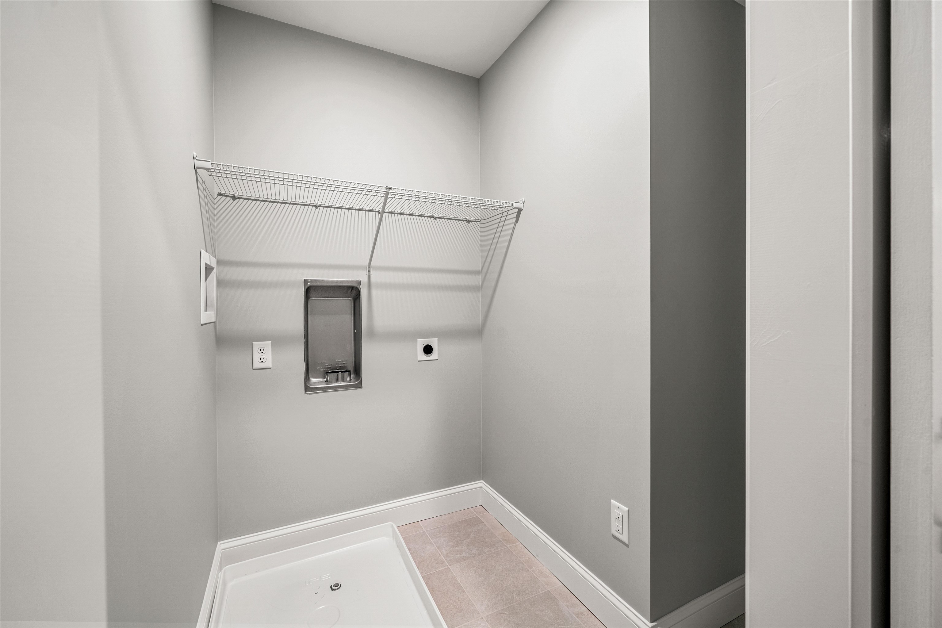 5 Daniel St, Somersworth, NH 03878
