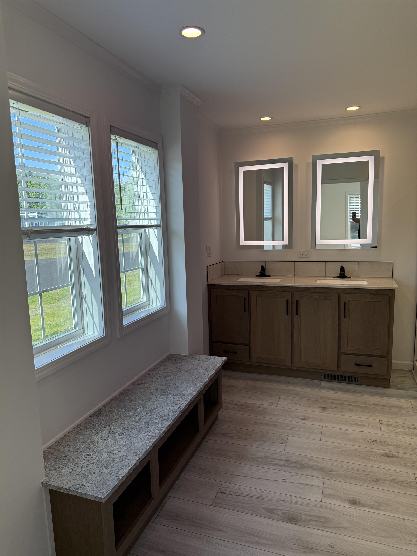 2 Wentworth Ave, Tilton, NH 03276