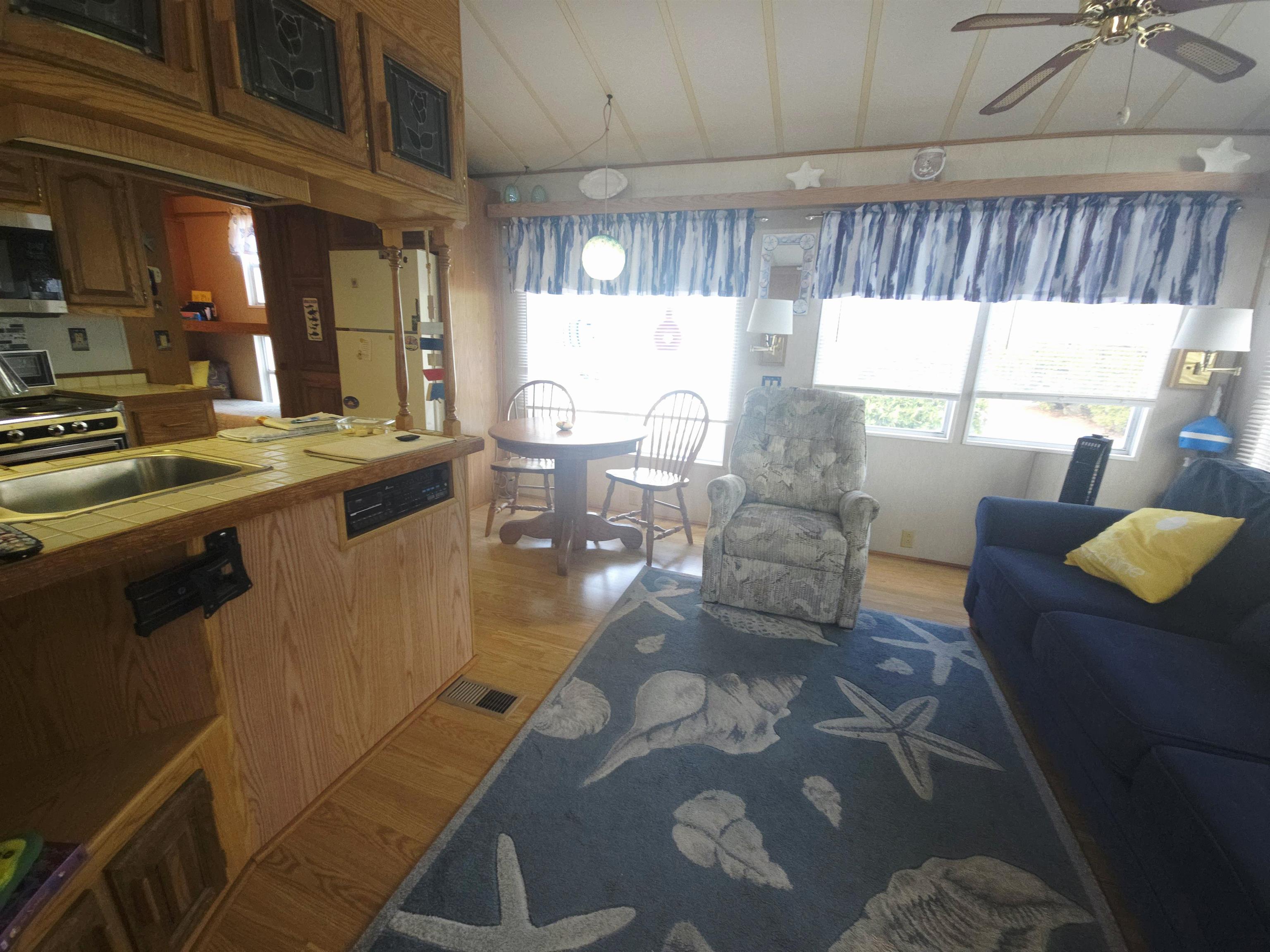 Photo 11 of 37