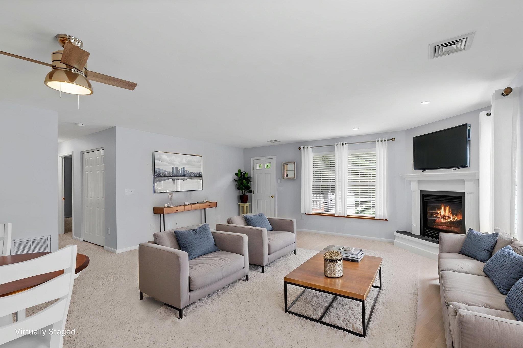 28 Lantern Ln, Kingston, NH 03848