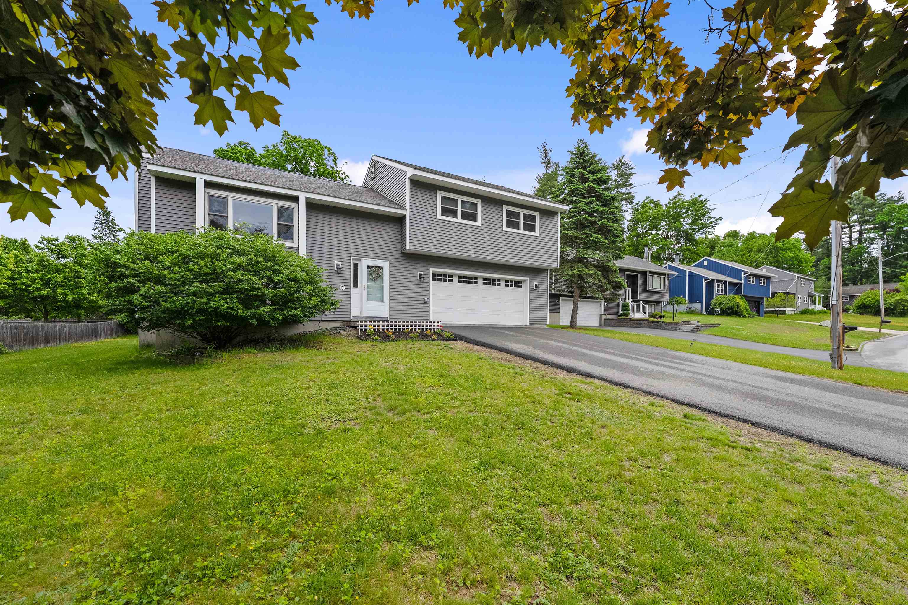 16 Cimmarron Dr, Nashua, NH 03062