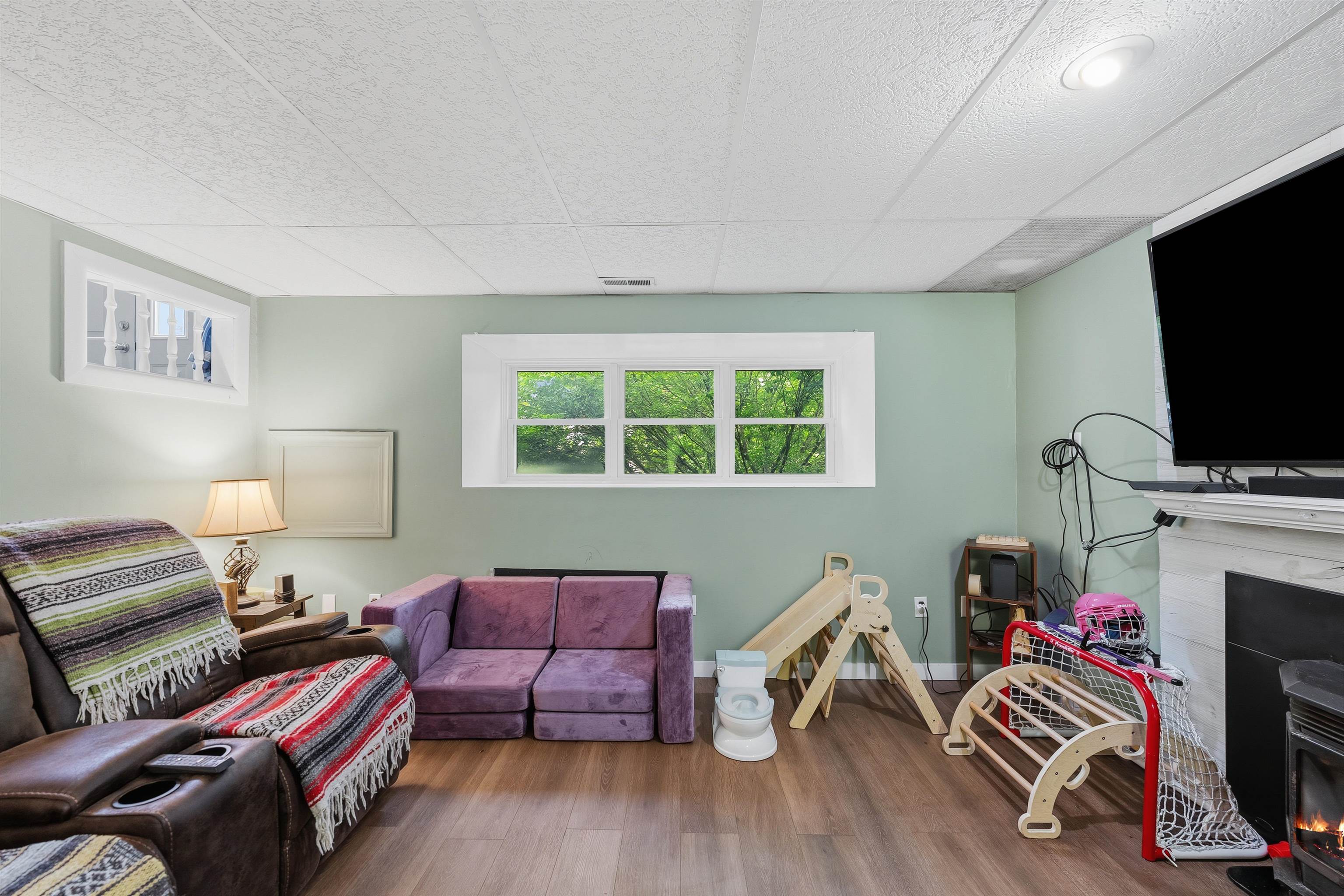 16 Cimmarron Dr, Nashua, NH 03062