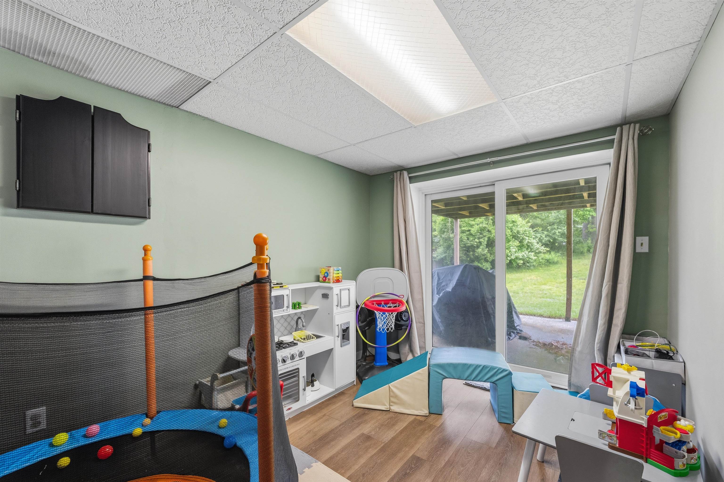 16 Cimmarron Dr, Nashua, NH 03062