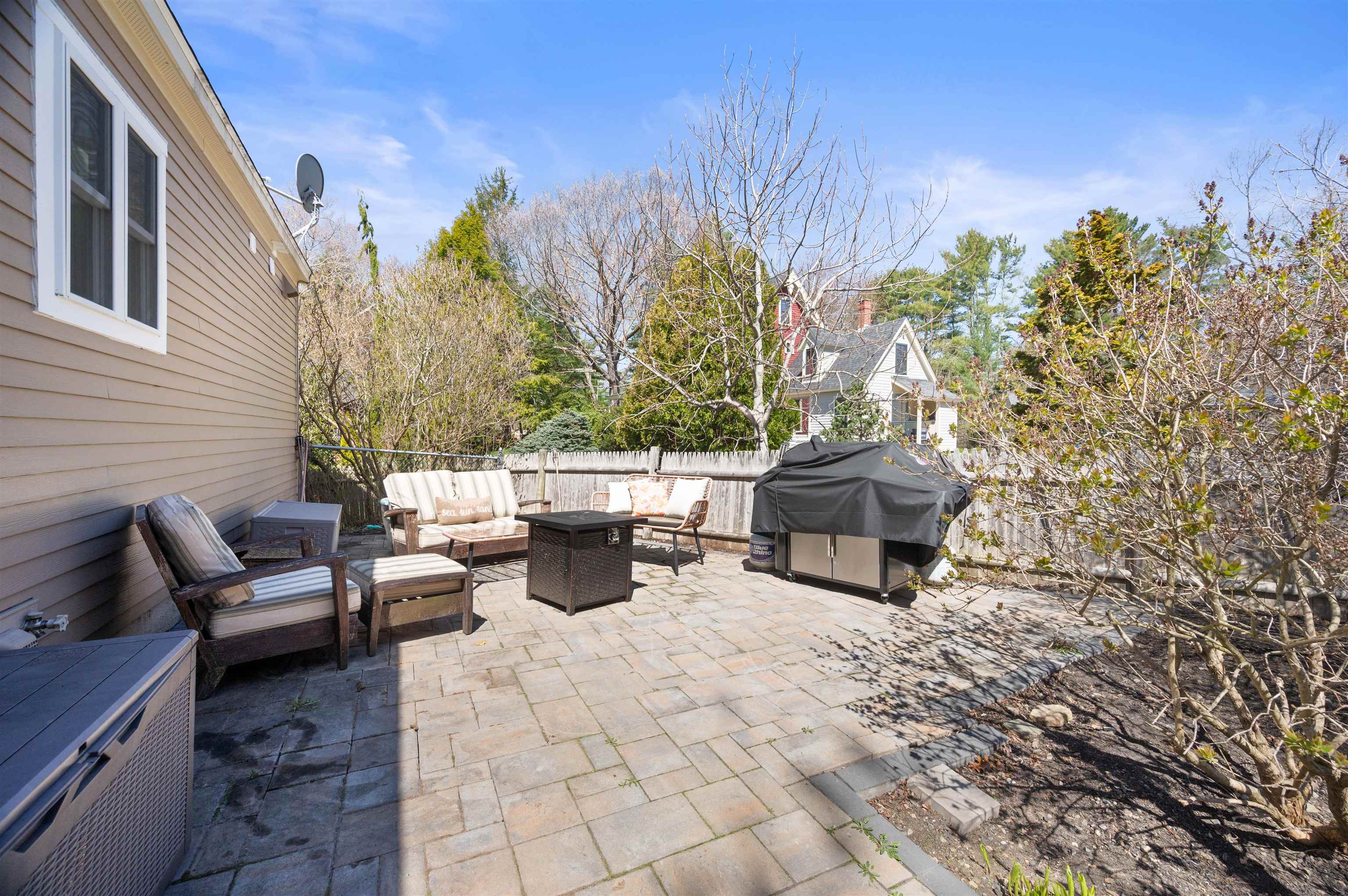 41 Esker Rd, Hampton, NH 03842
