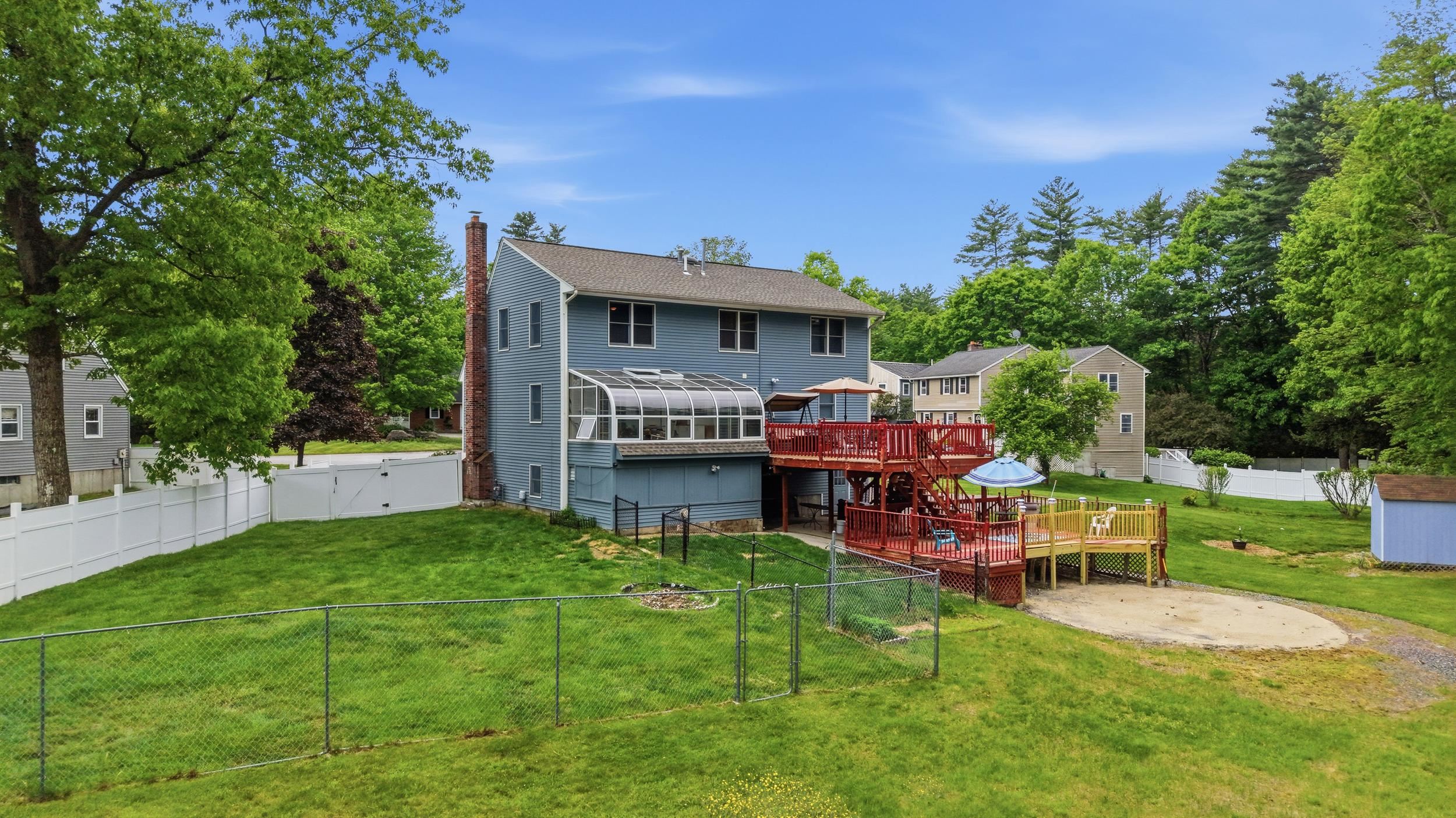 35 Iris Dr, Merrimack, NH 03054