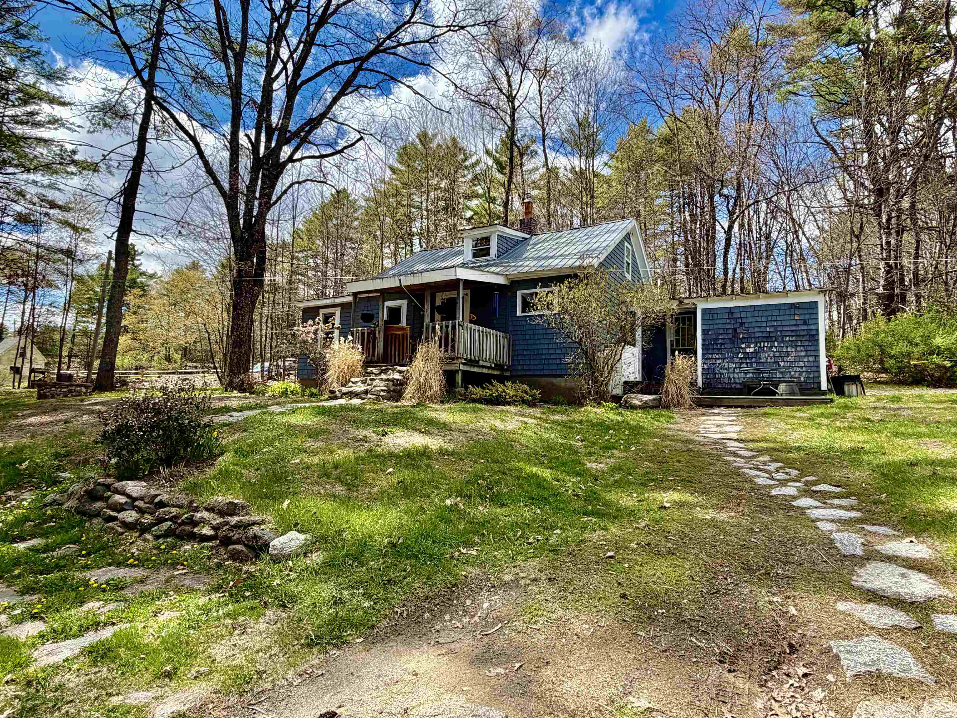 65 Old Goshen Rd, Newport, NH 03773
