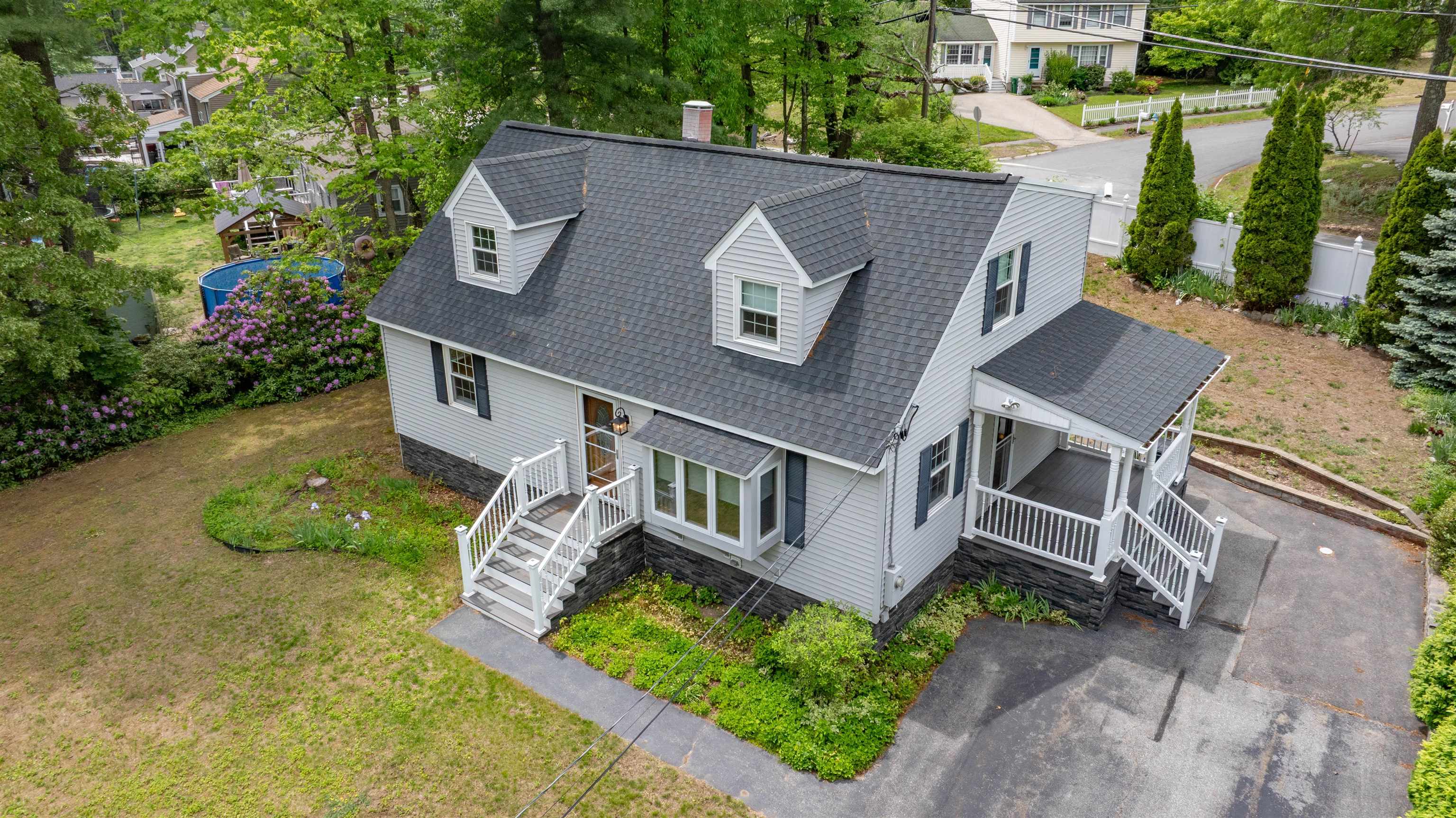 192 Searles Rd, Nashua, NH 03062