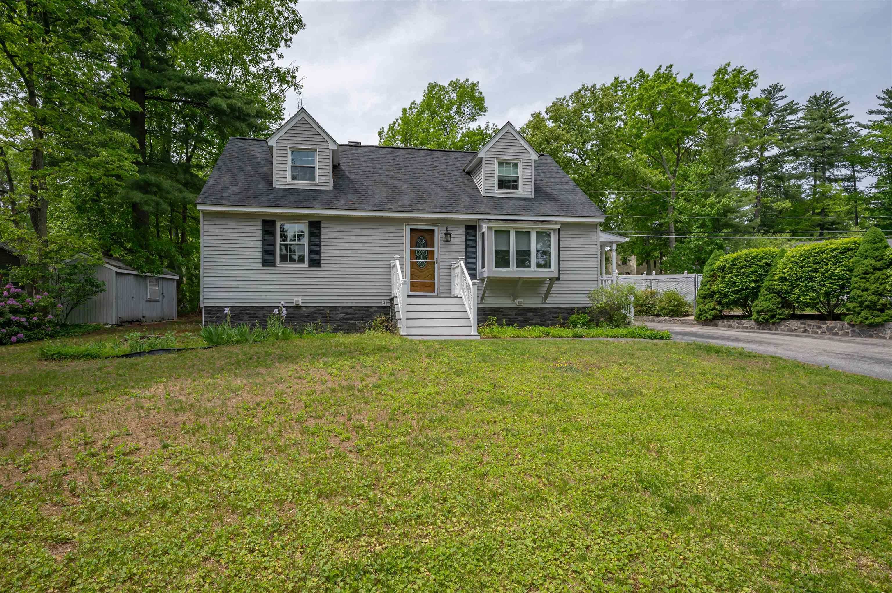 192 Searles Rd, Nashua, NH 03062