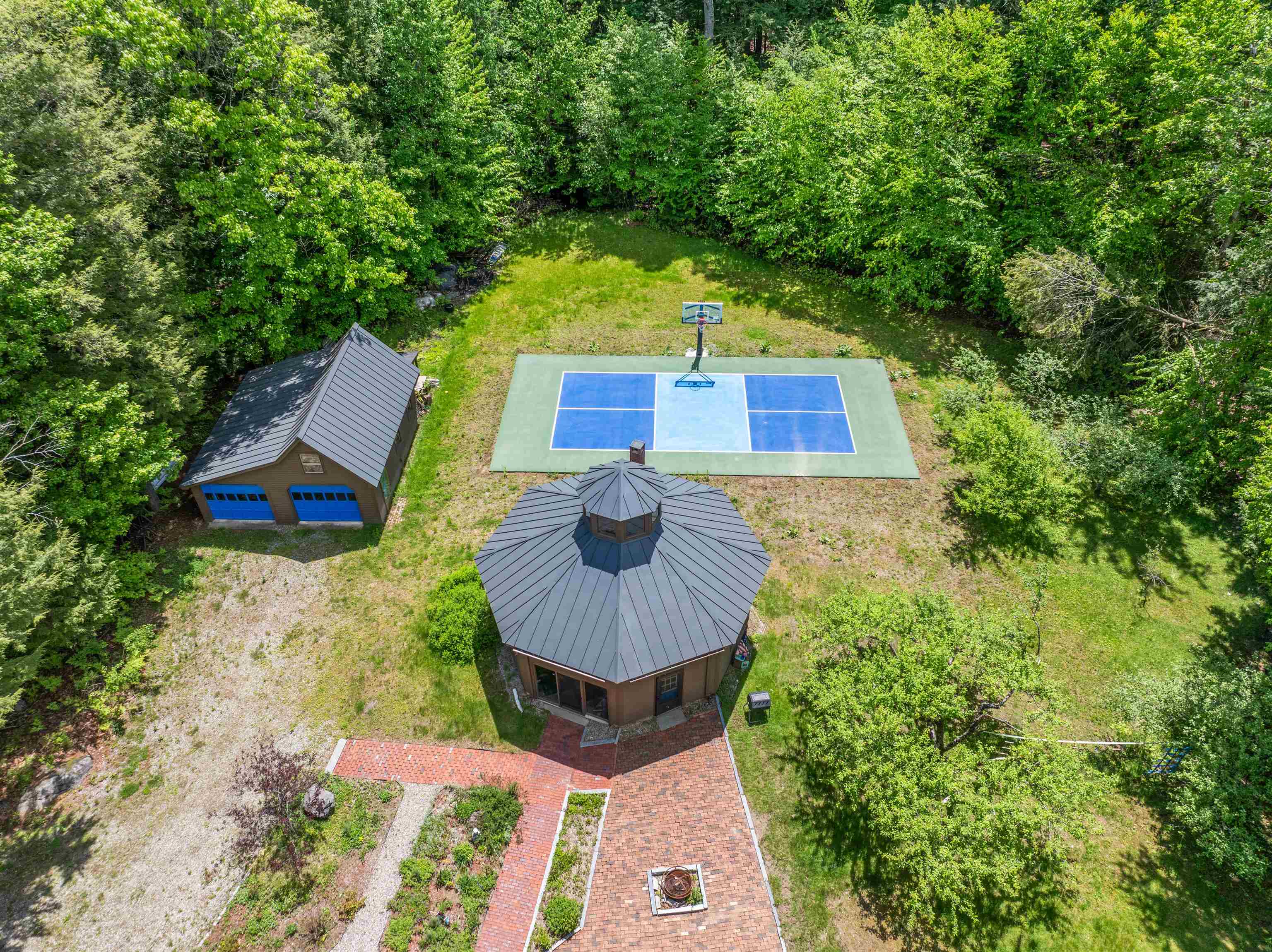 47 Forest Pond Rd, New Hampton, NH 03256