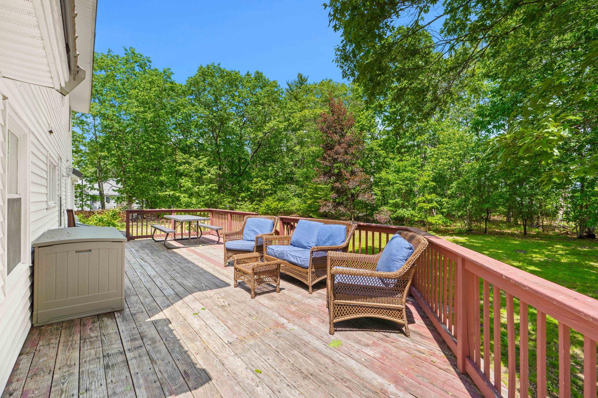 52 Pinkham Rd, Lee, NH 03861
