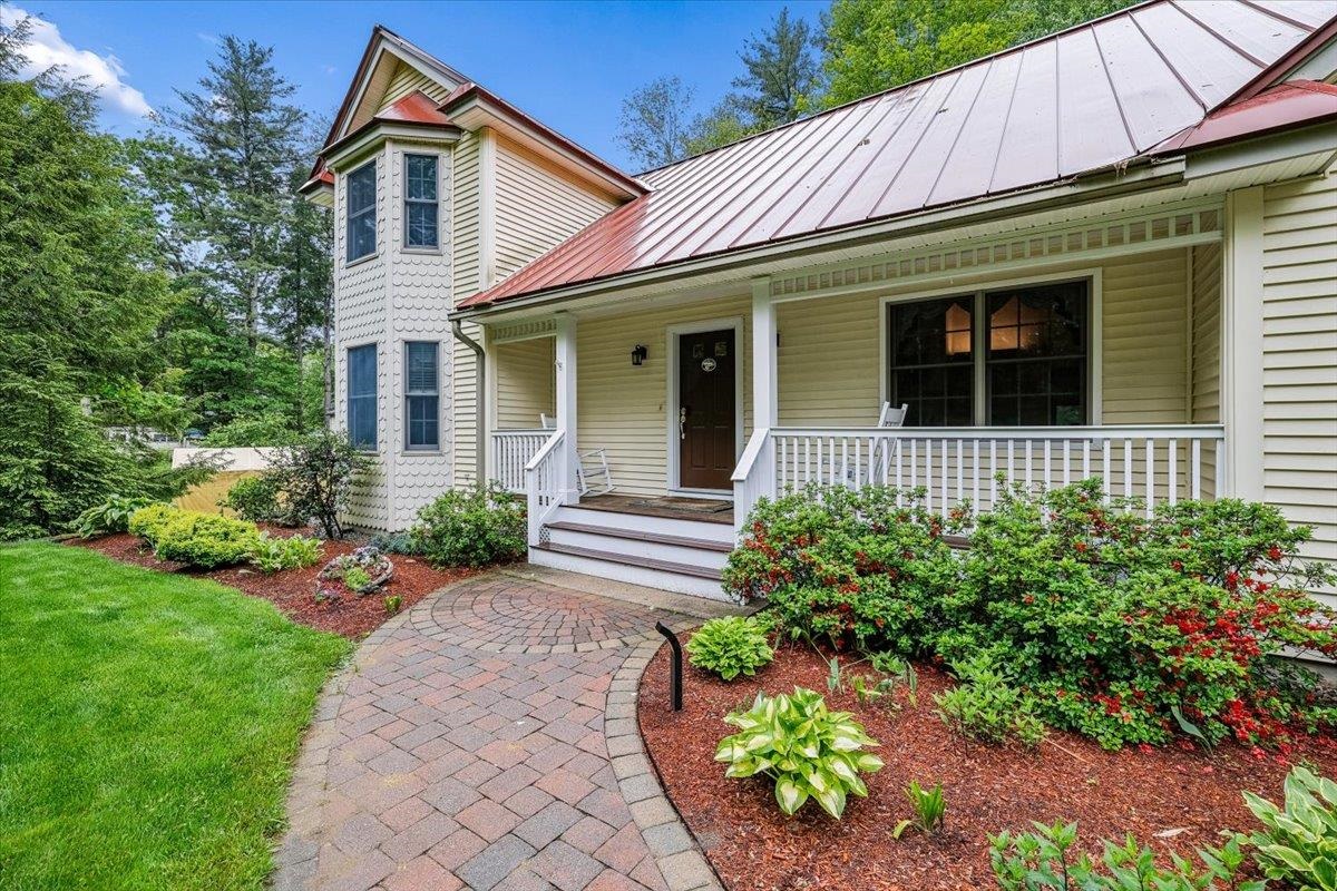 6 Acacia St, Merrimack, NH 03054