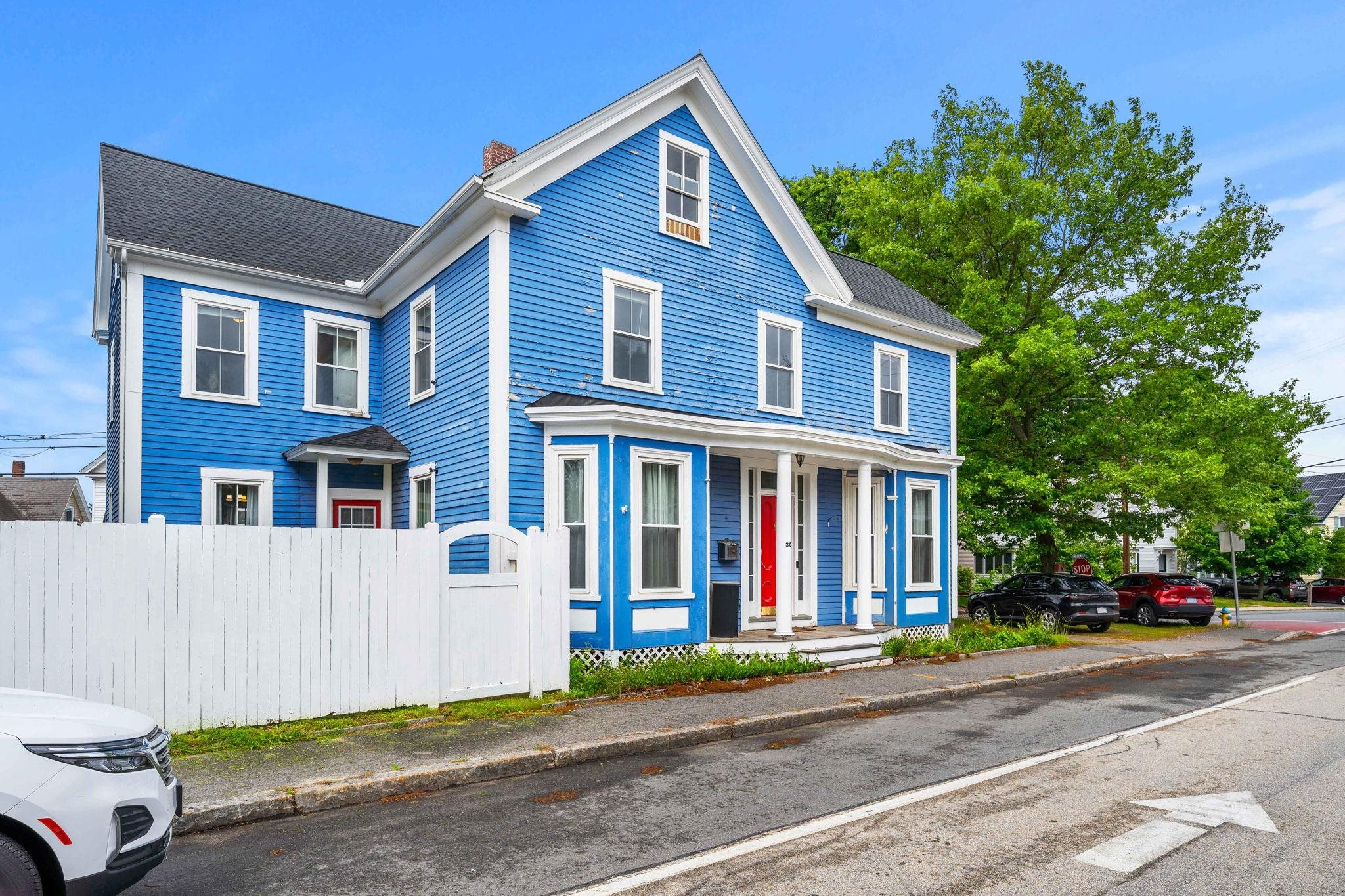 30 Abbott St, Nashua, NH 03064