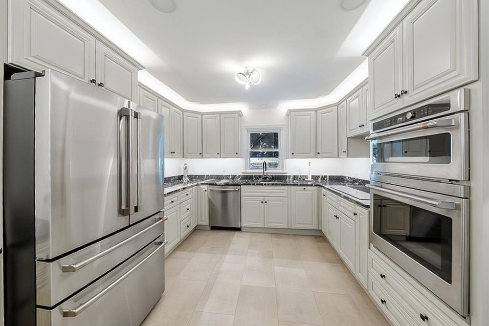 44 Sherwood Meadows Dr, Pembroke, NH 03275