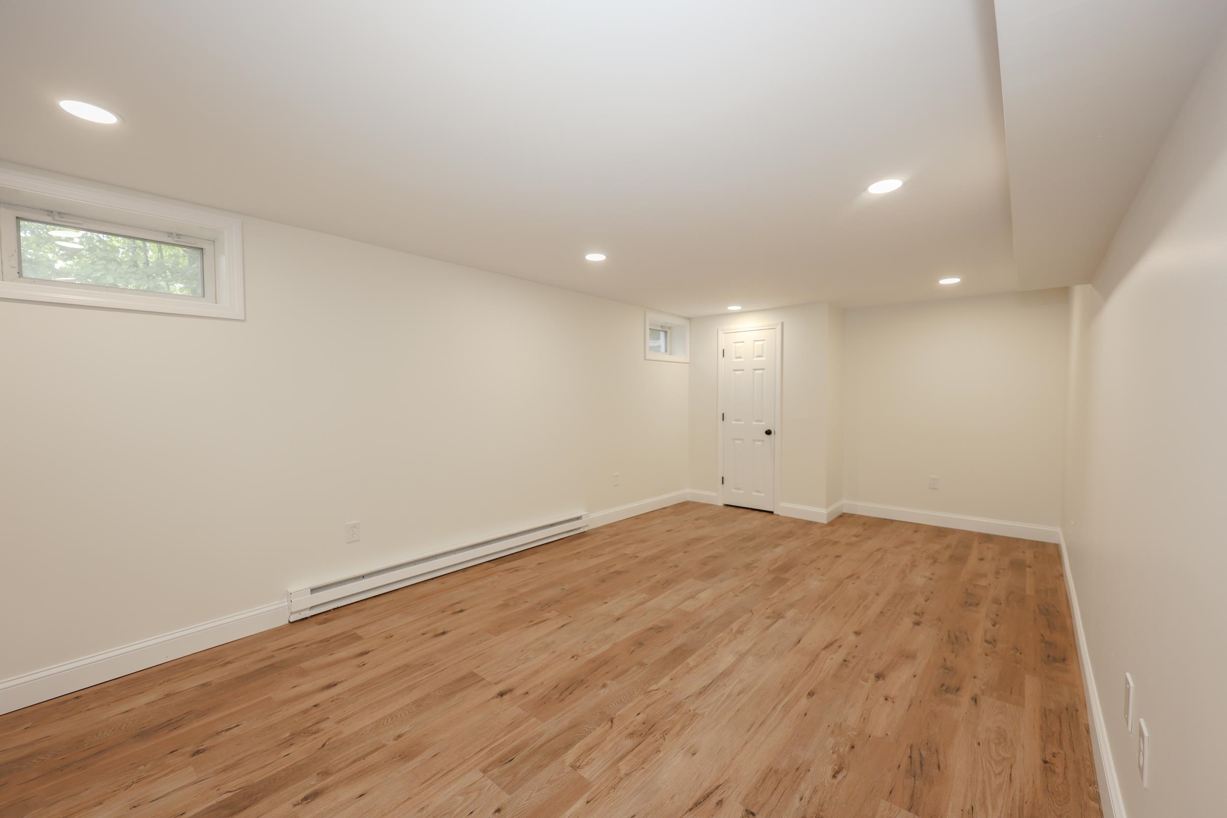 9 Northfield Rd, Amherst, NH 03031