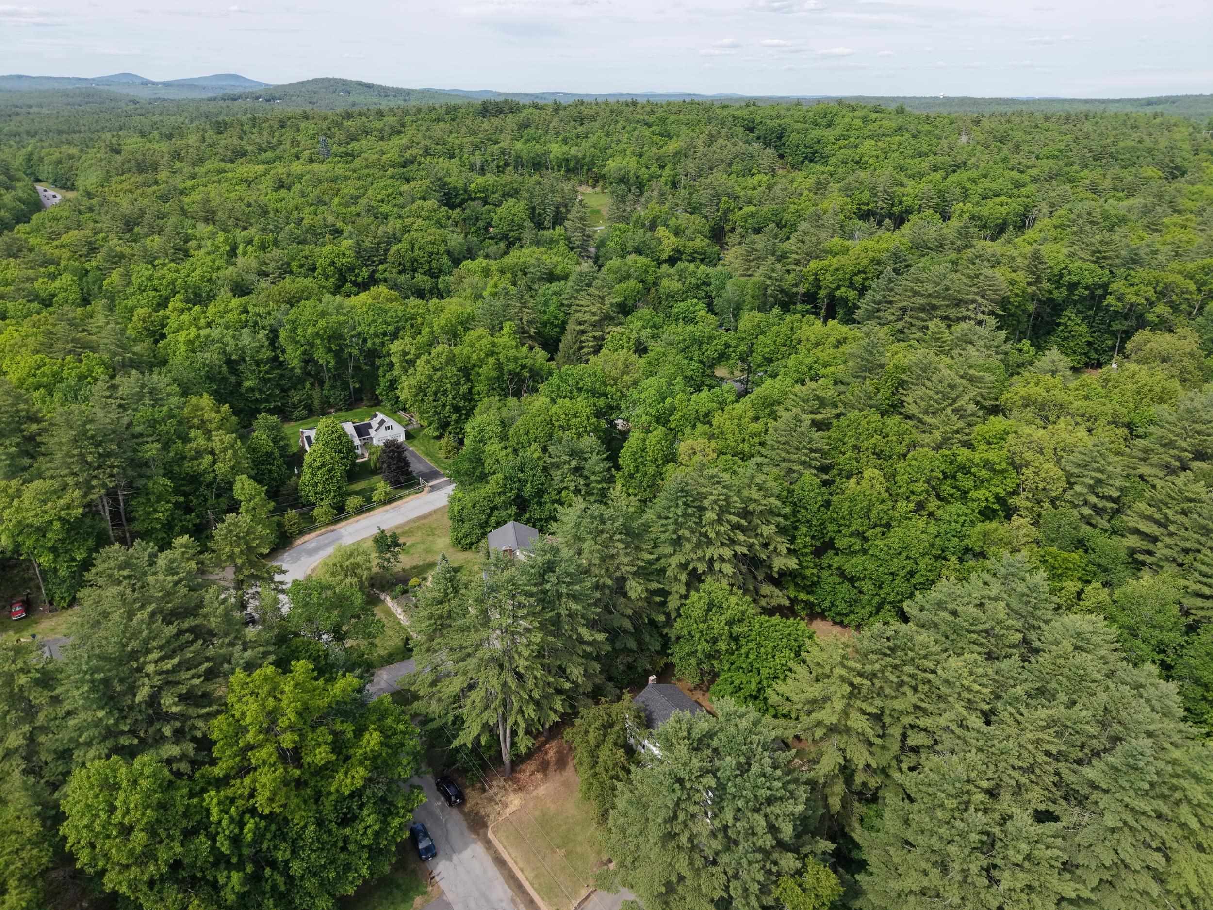 9 Northfield Rd, Amherst, NH 03031