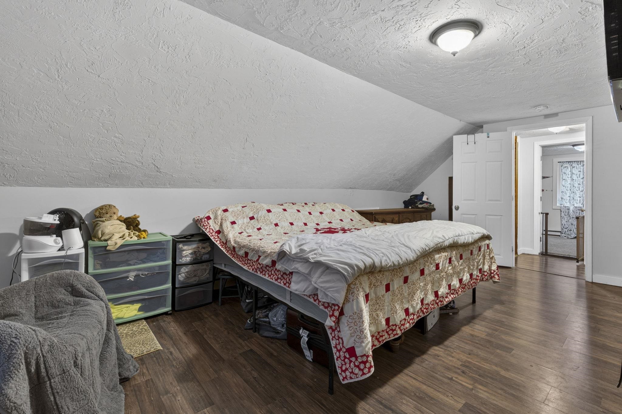 20 Sunrise Pl, Hillsborough, NH 03244
