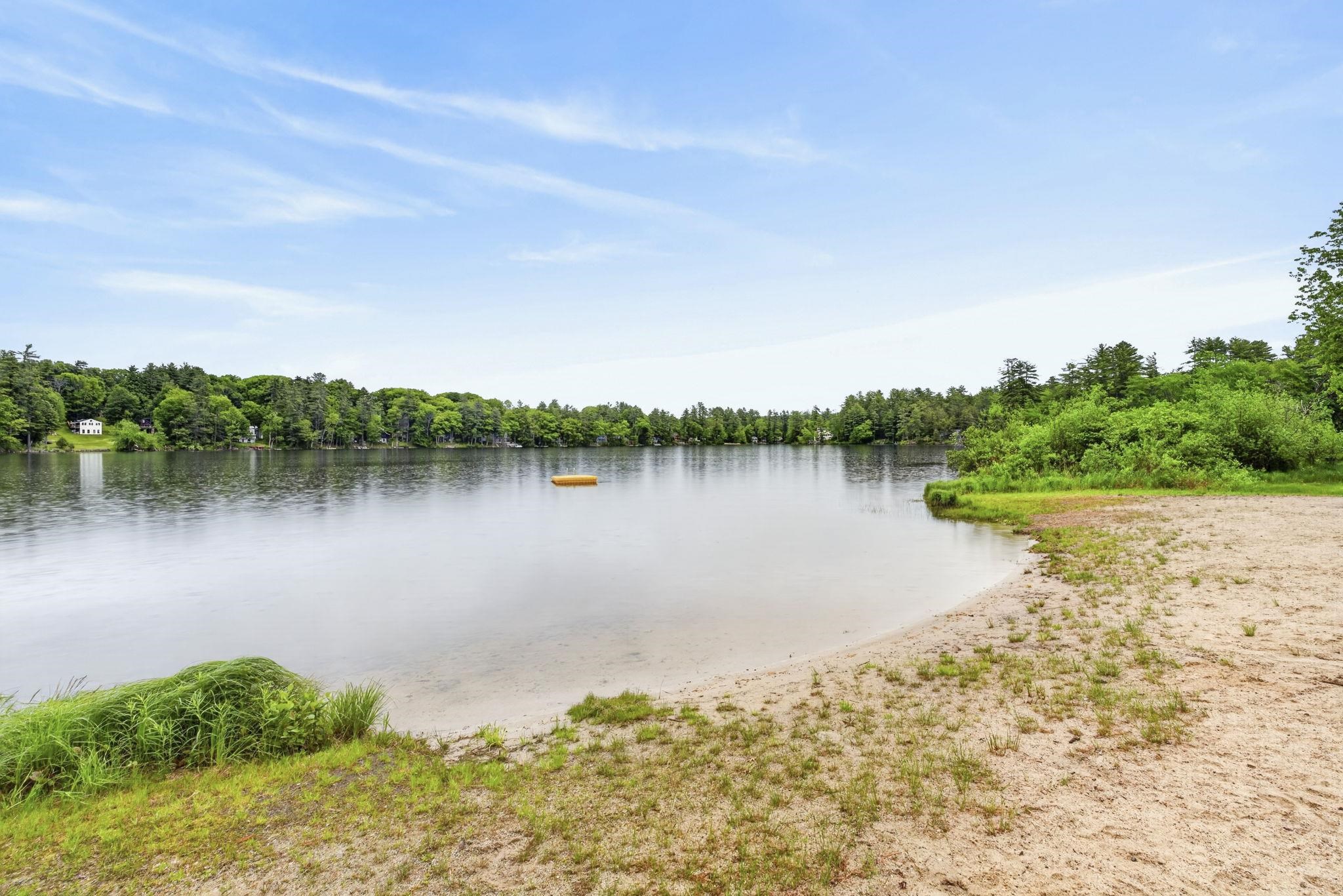 20 Sunrise Pl, Hillsborough, NH 03244