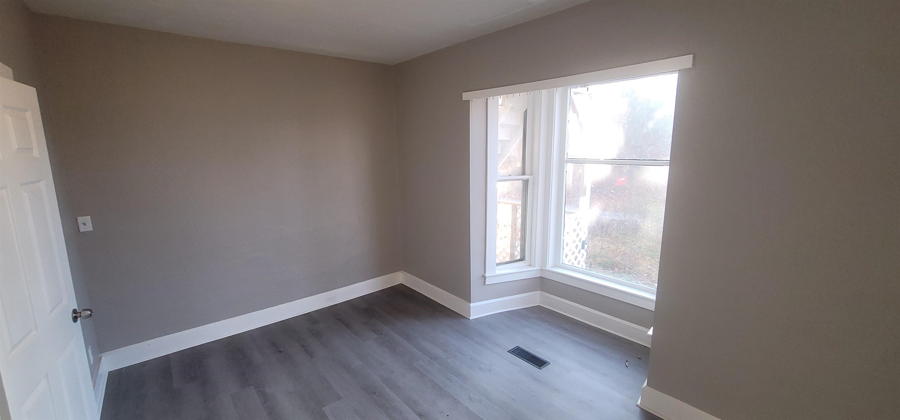 140 School St, Bristol, NH 03222