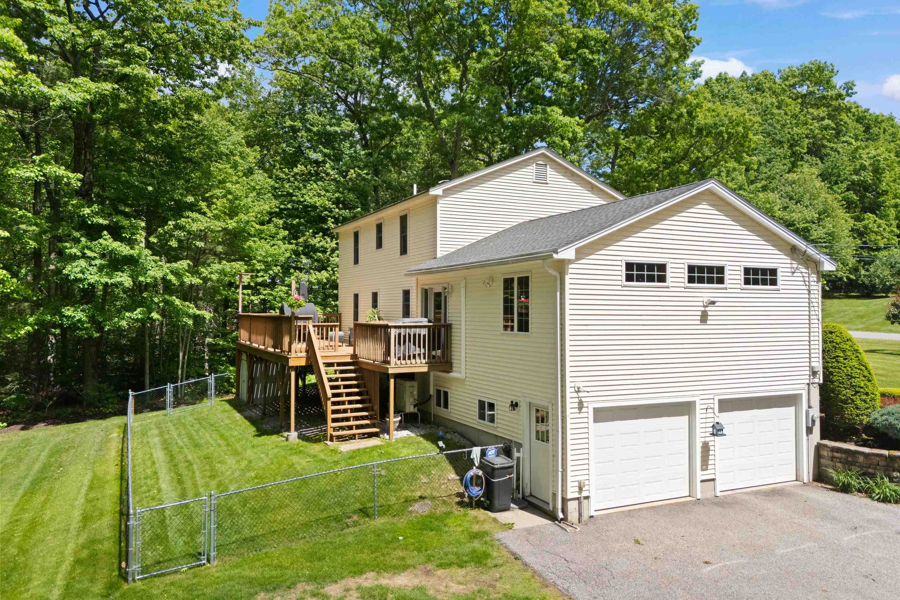 18 Paul Ave, Derry, NH 03038