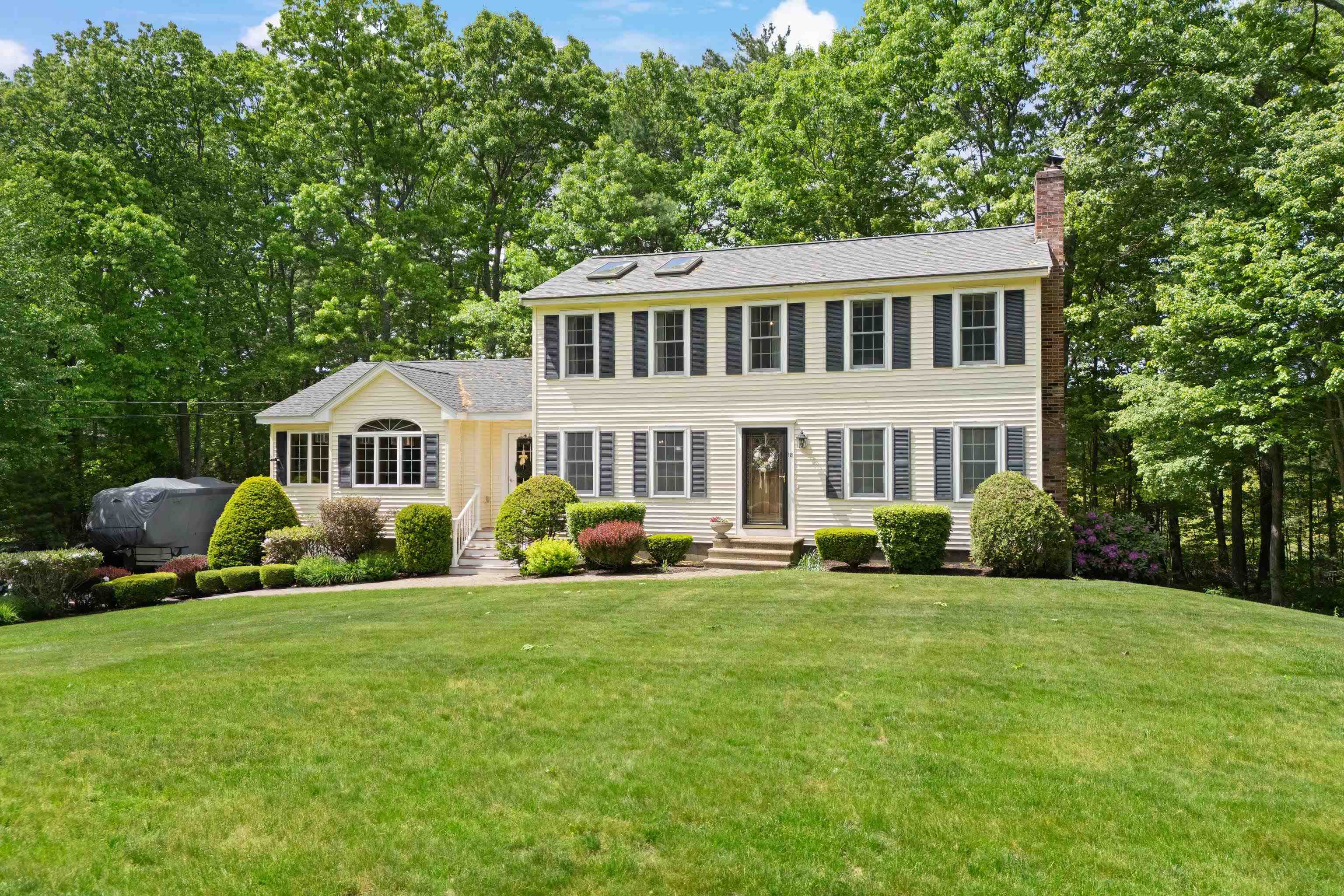 18 Paul Ave, Derry, NH 03038