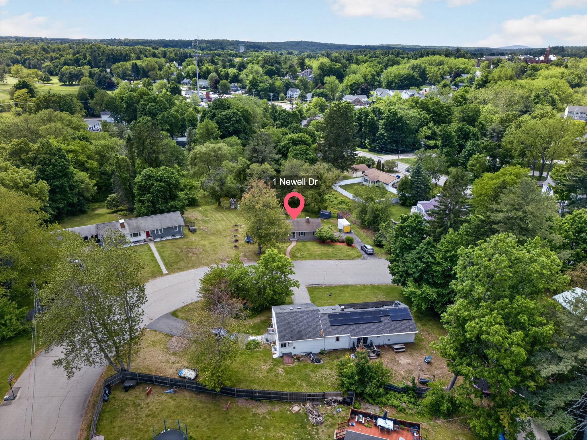 1 Newell Dr, Derry, NH 03038