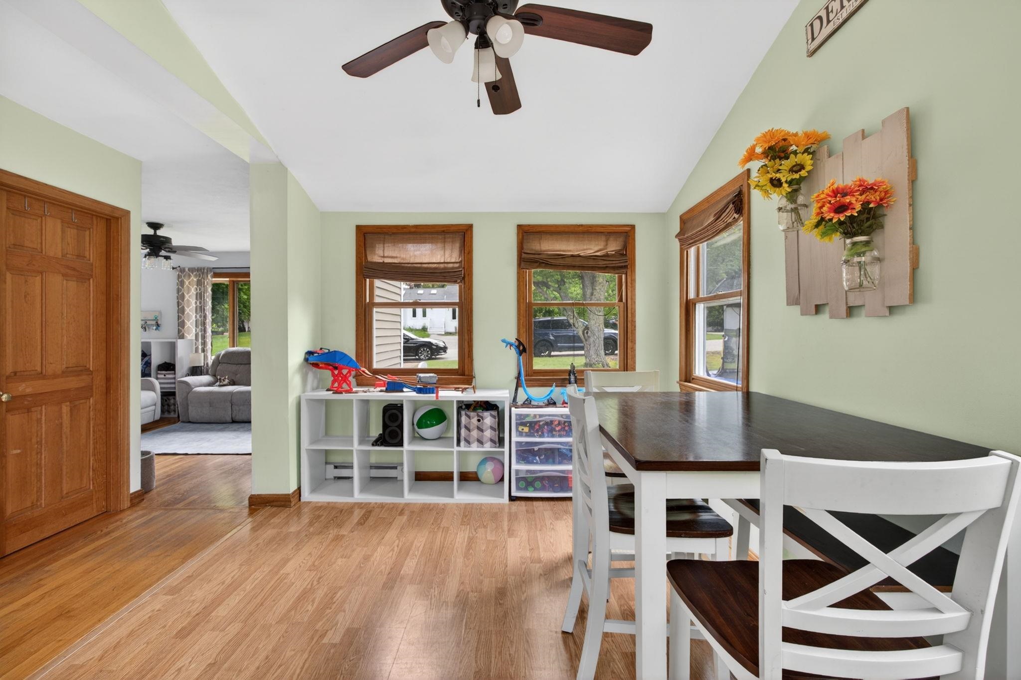 1 Newell Dr, Derry, NH 03038