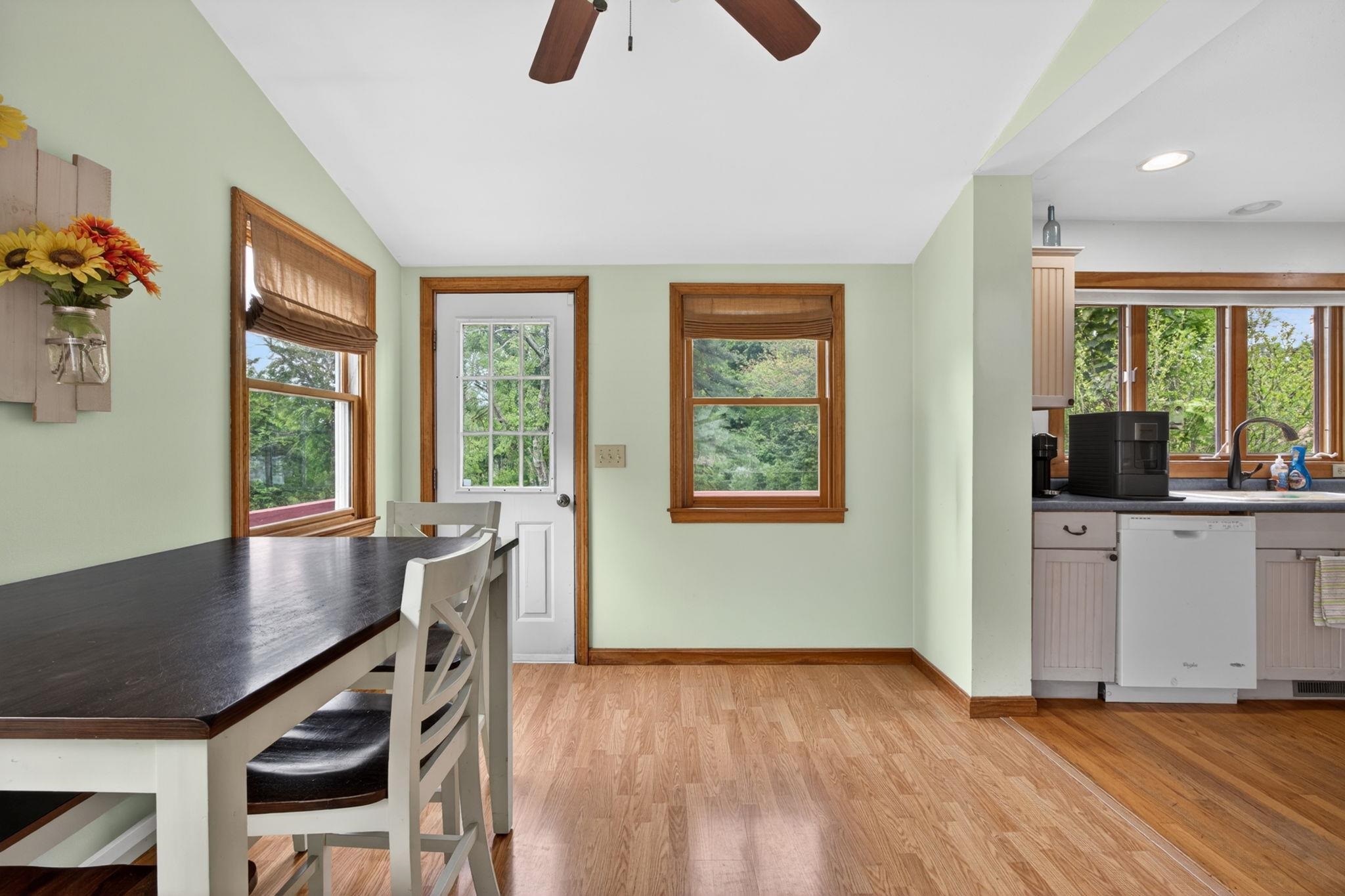 1 Newell Dr, Derry, NH 03038