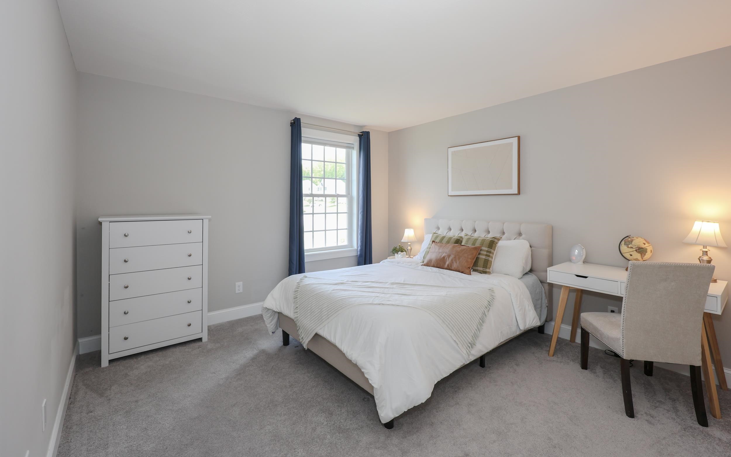 142 Brookview Dr, Hooksett, NH 03106
