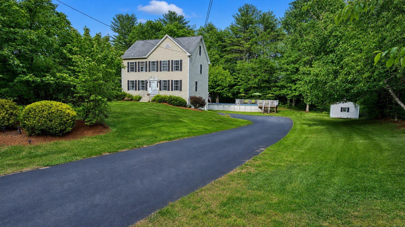 54 Chase Rd, Londonderry, NH 03053