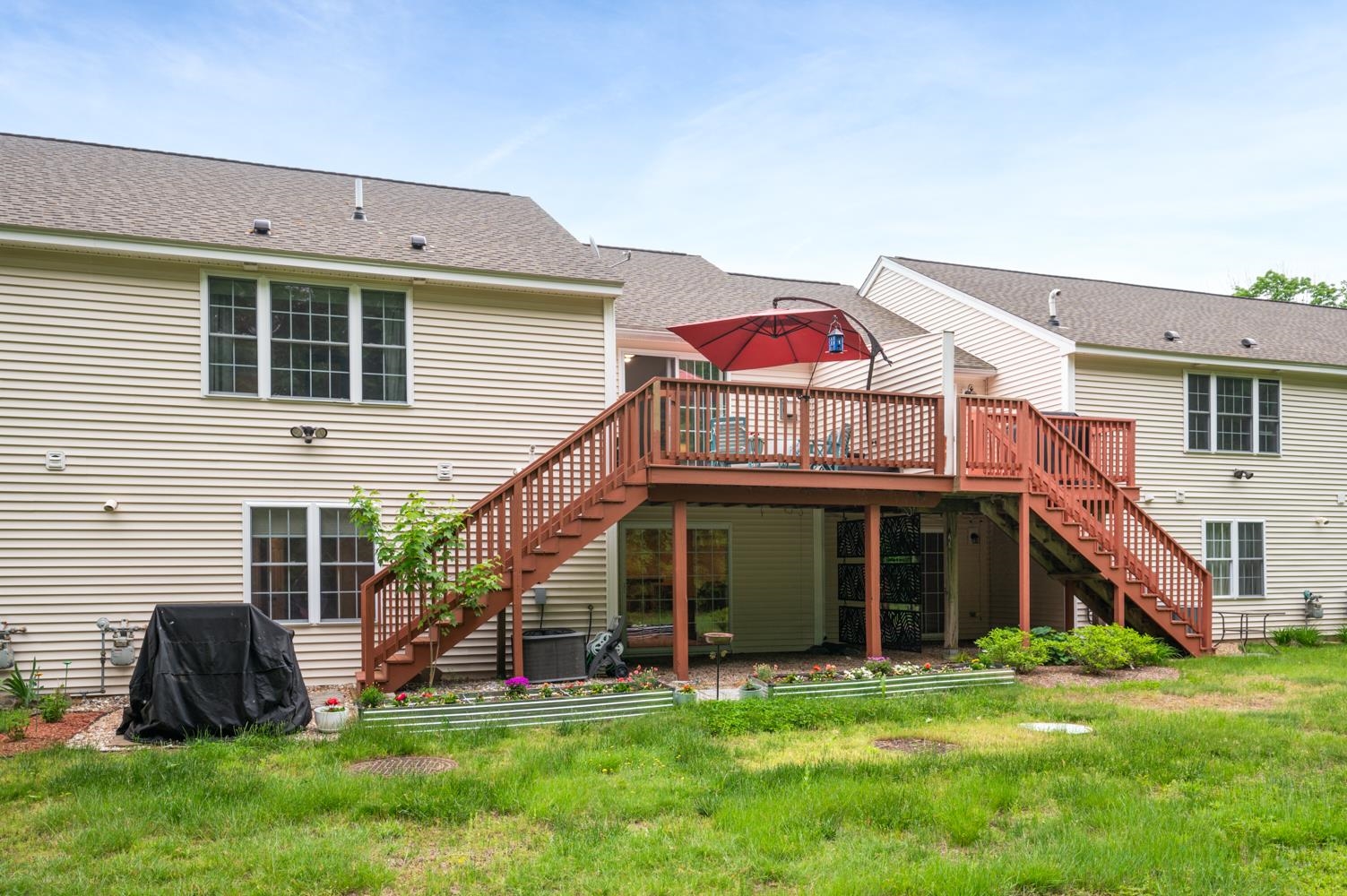 11 Nathaniel Dr #11, Raymond, NH 03077