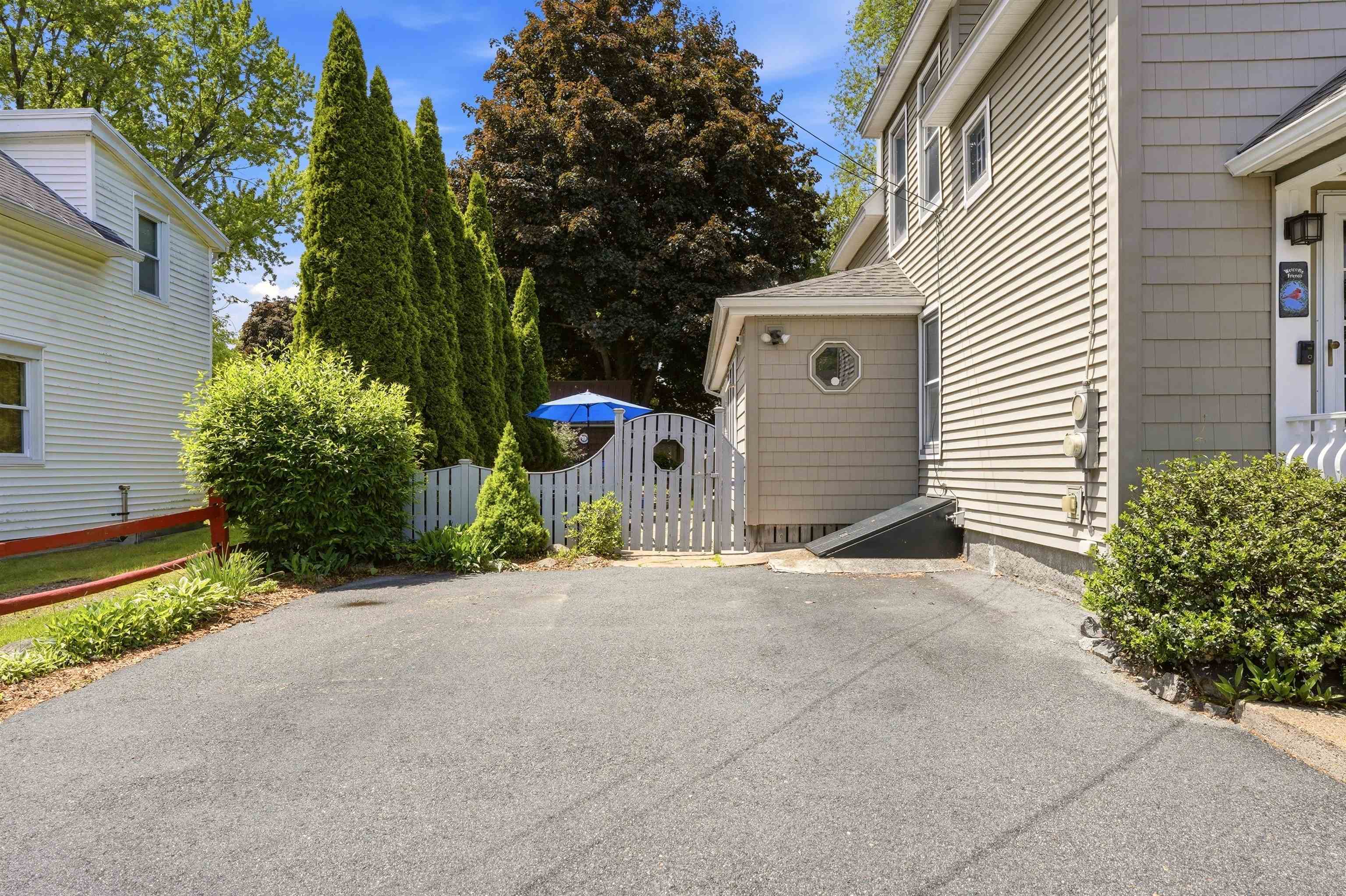 118 Highland Park Ave, Manchester, NH 03109