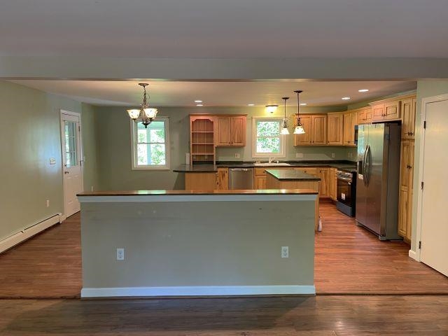 28 Westwood Dr, Henniker, NH 03242