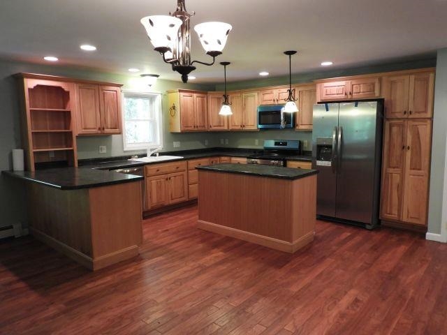 28 Westwood Ln, Henniker, NH 03242