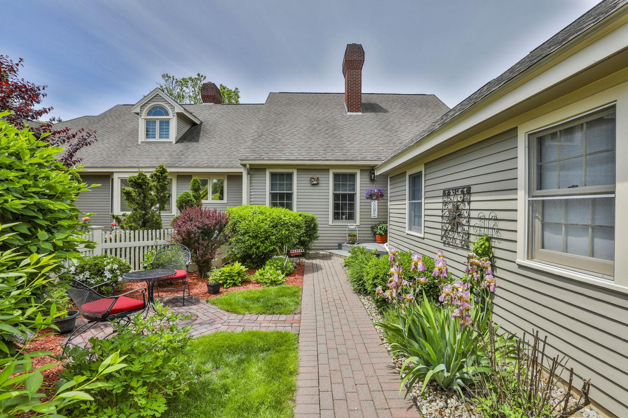 12 Wright Farm Rd, Atkinson, NH 03811