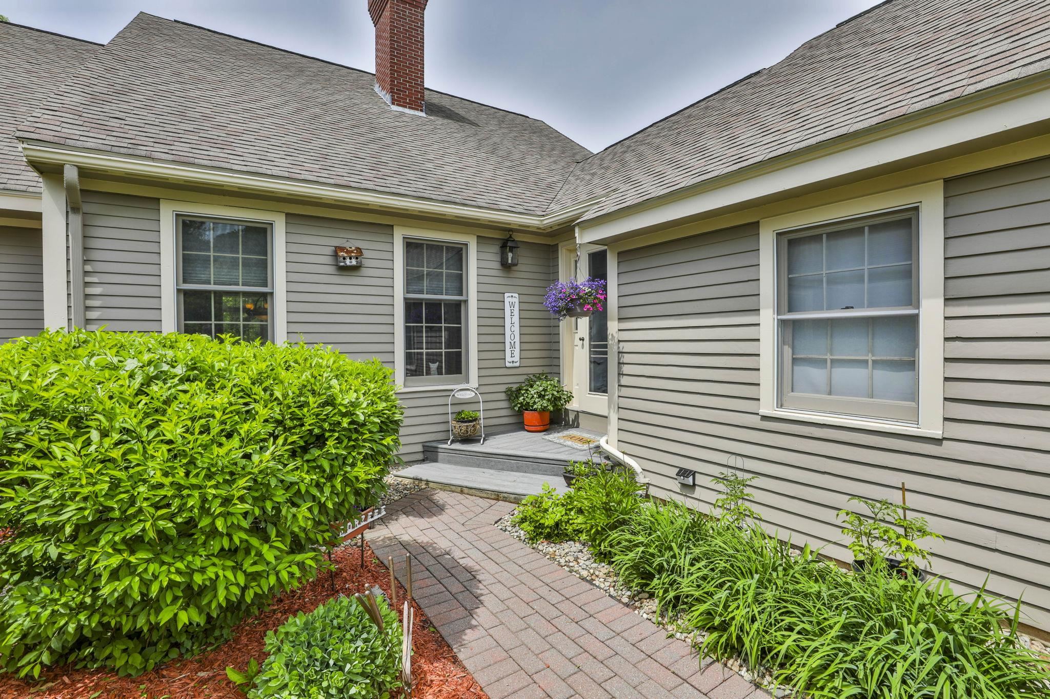 12 Wright Farm Rd, Atkinson, NH 03811